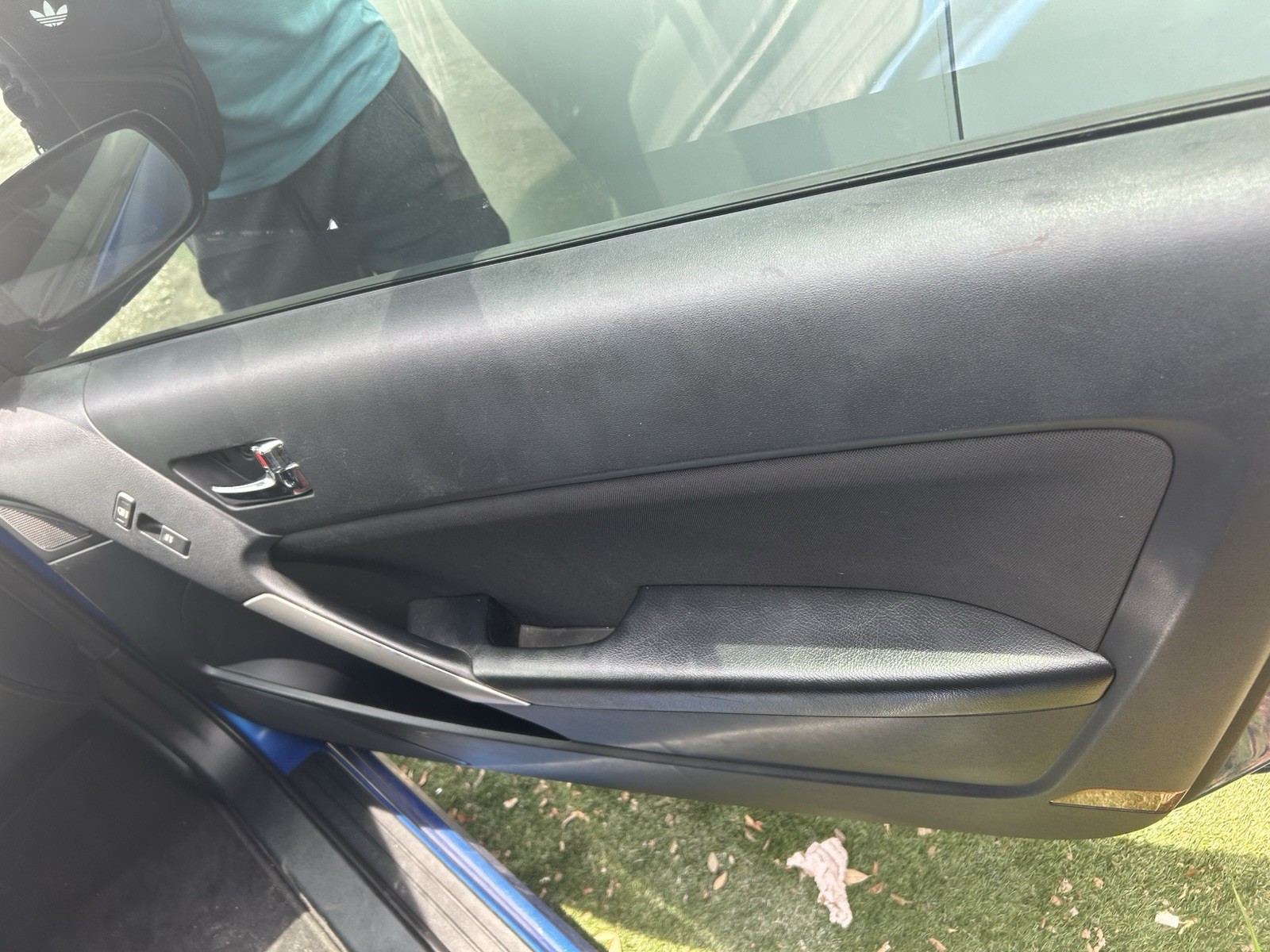 2010-2012 Hyundai Génesis Right &left Front Trim Panels 2010-2012 Hyundai Génesis Right &left Front Trim Panels