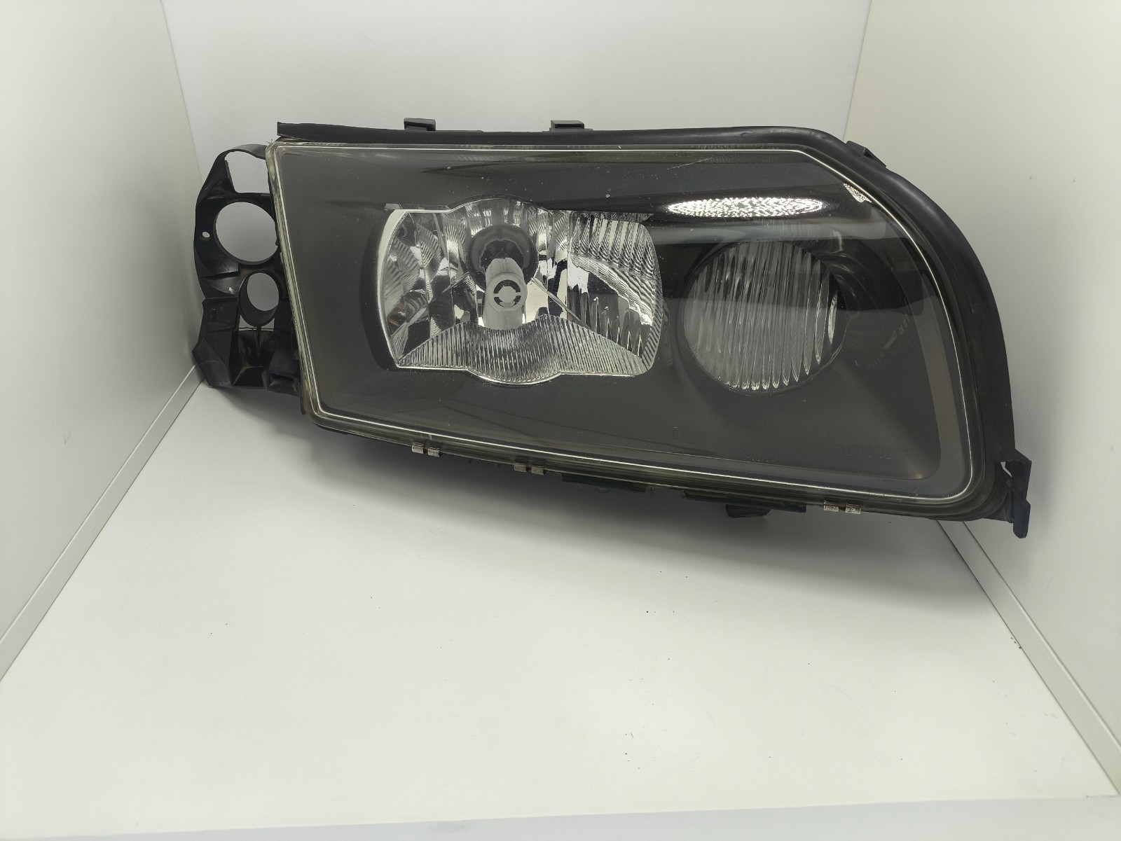 NICE 2003-2006 Volvo S80 Right RH Xenon HID Headlight 30744161 OEM Genuine NICE 2003-2006 Volvo S80 Right RH Xenon HID Headlight 30744161 OEM Genuine