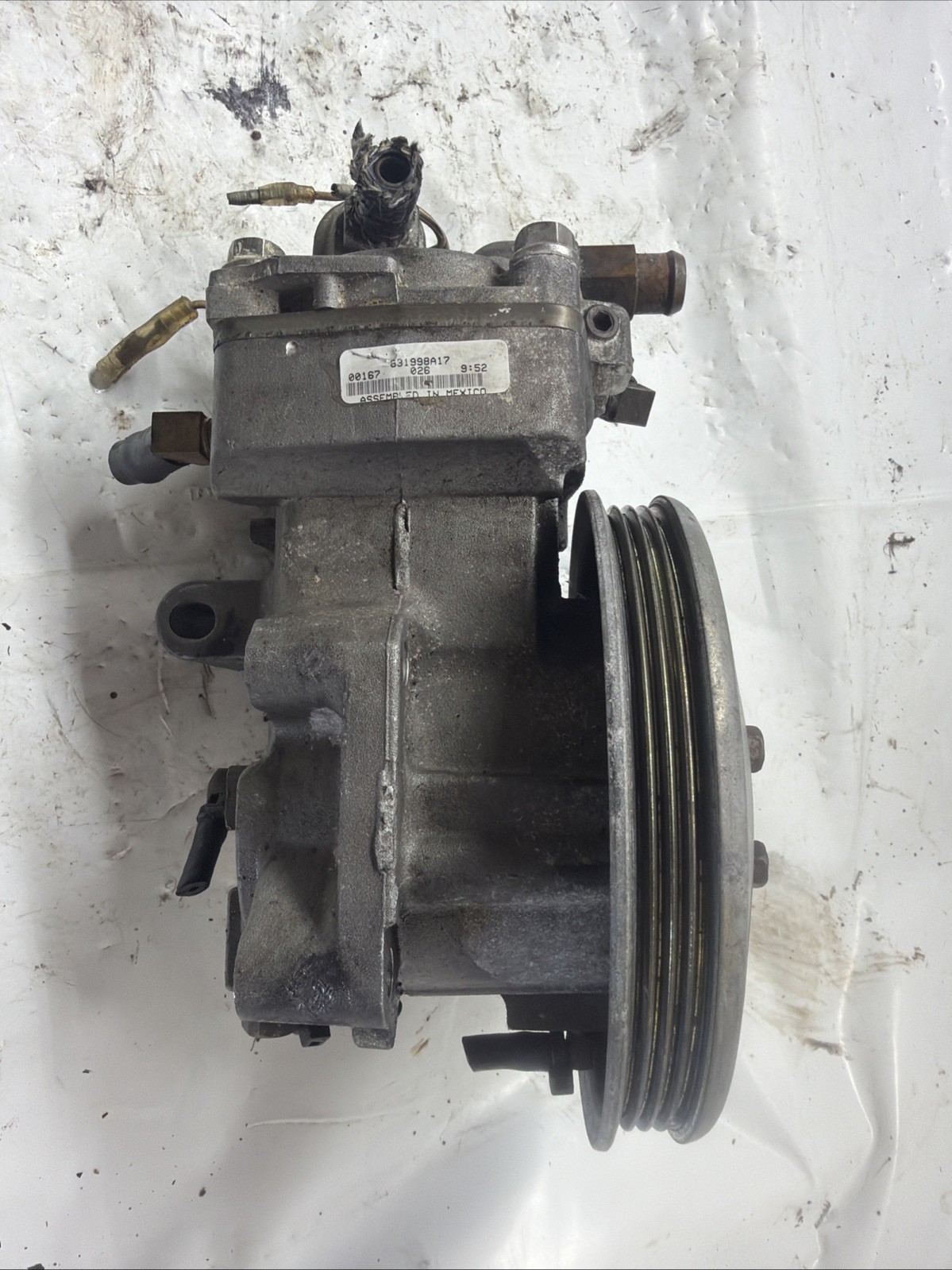 OEM Mercury Marine 8M0060053-150HP PRO XS OPTIMAX AIR COMPRESSOR 2.5L Freshwater OEM Mercury Marine 8M0060053-150HP PRO XS OPTIMAX AIR COMPRESSOR 2.5L Freshwater