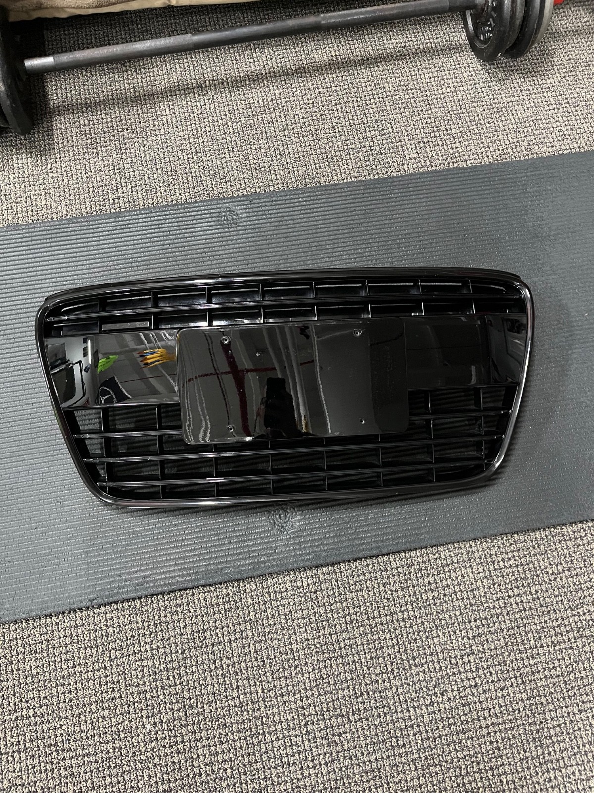 2011 Audi R8 4.2 V8 OEM Front Grille – Gloss Black