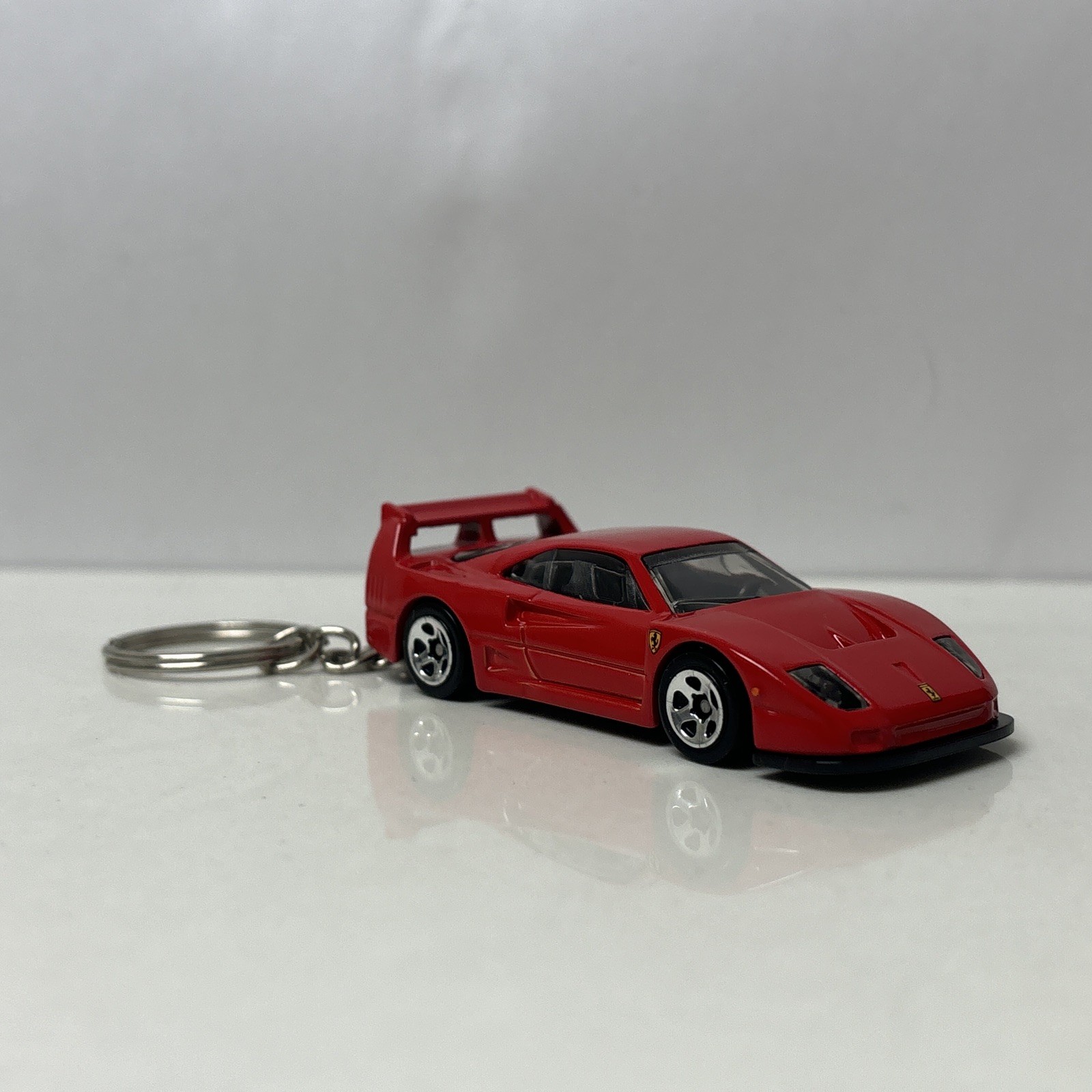 RARE KEY CHAIN RED FERRARI F40 CUSTOM LIMITED EDITION 1987 1988 1989 1990-1996 RARE KEY CHAIN RED FERRARI F40 CUSTOM LIMITED EDITION 1987 1988 1989 1990-1996