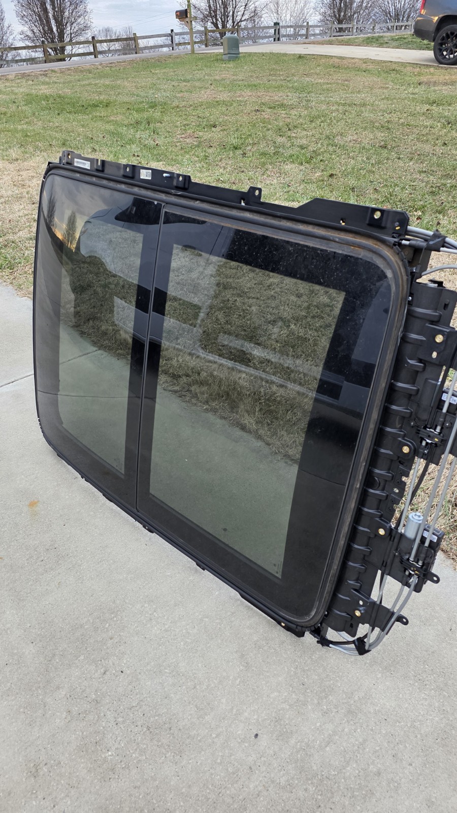 2019 - 2026 ACURA RDX SUNROOF PANORAMIC ROOF FRAME W/ GLASS OEM PARCHMENT_EN 2019 - 2026 ACURA RDX SUNROOF PANORAMIC ROOF FRAME W/ GLASS OEM PARCHMENT_EN