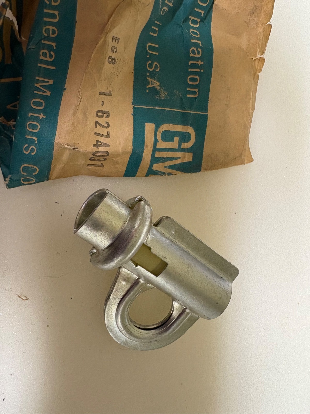 73 87 Chevy GMC Square Body Truck Spare Tire Carrier Retainer Nut 6274031 ~ NOS 73 87 Chevy GMC Square Body Truck Spare Tire Carrier Retainer Nut 6274031 ~ NOS