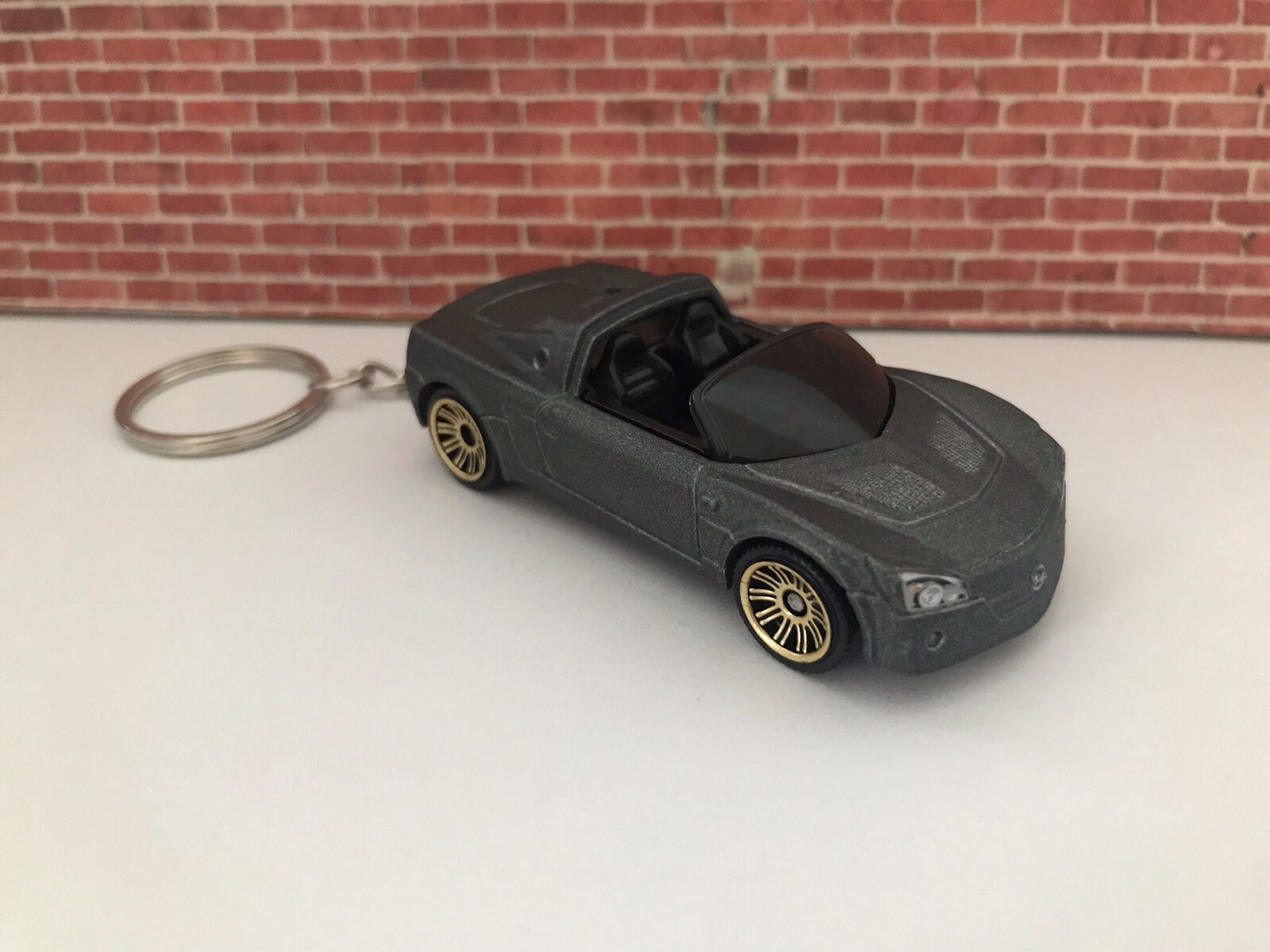 KEYCHAIN RING FOR OPEL SPEEDSTER ROADSTER GRAY AUTO CAR KEYS FOB WHEEL NEW