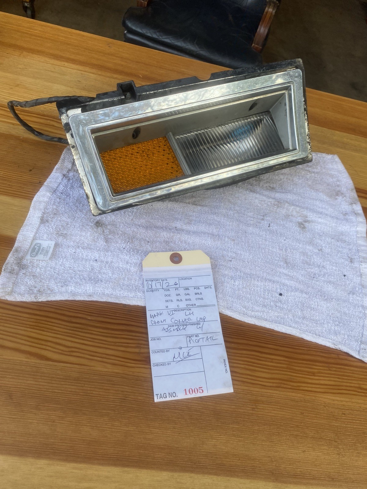 1980 Lincoln mark VI LH Front Corner lamp with wiring pigtail town car Left