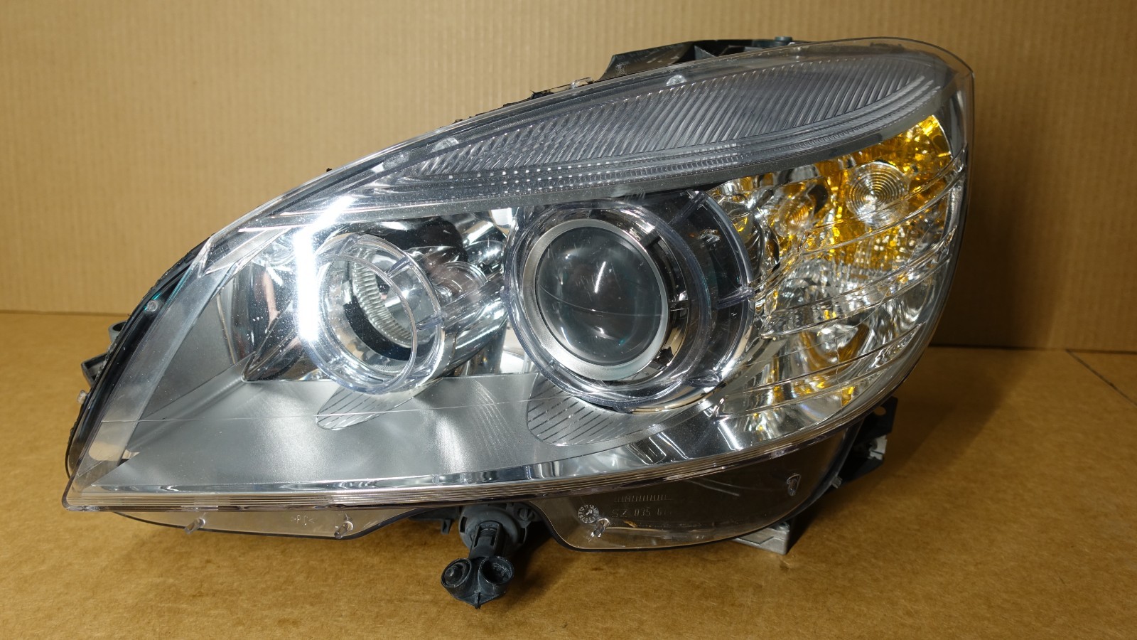 TESTED 2008-2011 Mercedes W204 C300 C350 Left Driver Side Headlight Xenon OEM