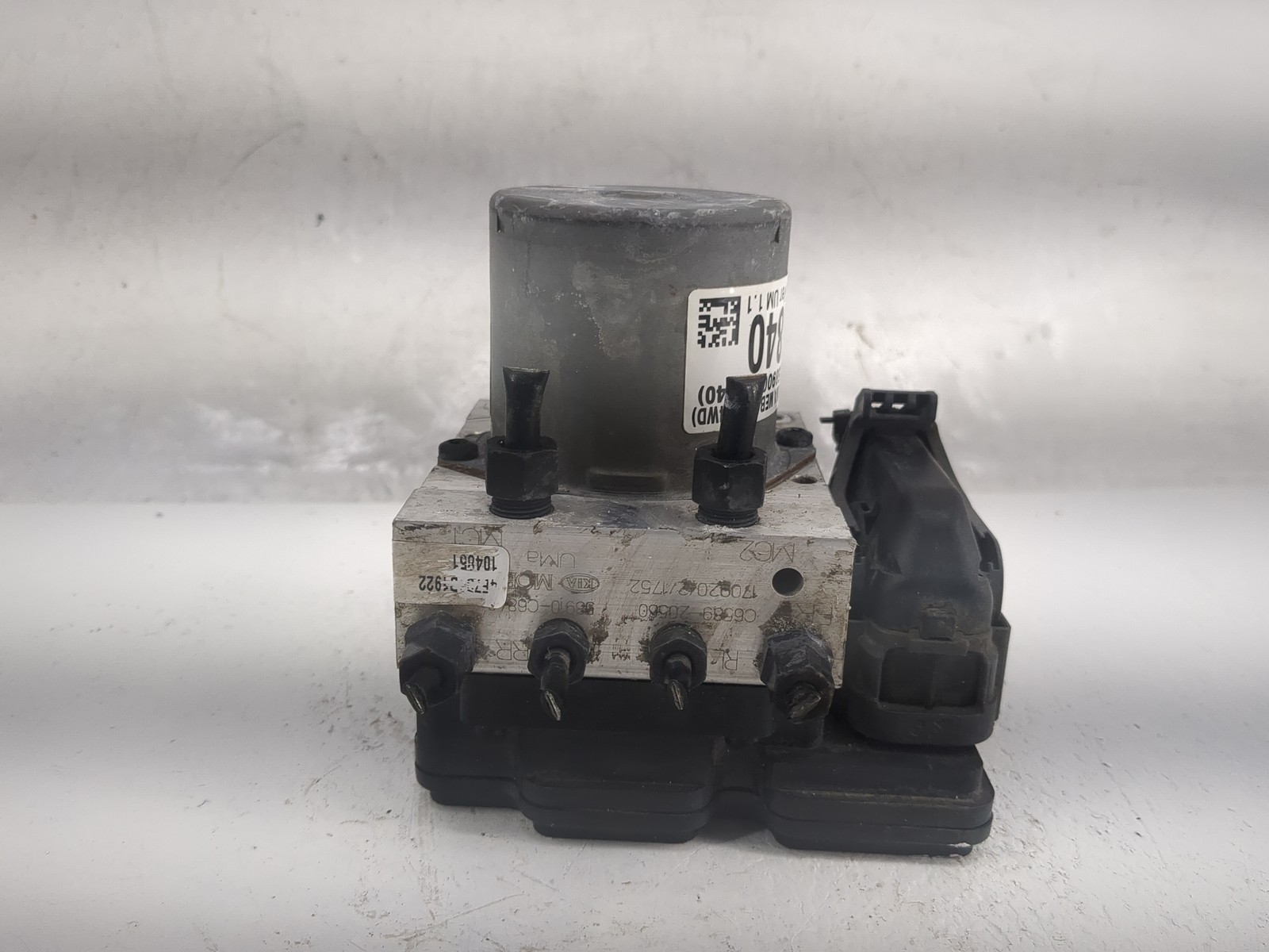 2016-2018 Kia Sorento Abs Pump Control Module U7FAV 2016-2018 Kia Sorento Abs Pump Control Module U7FAV