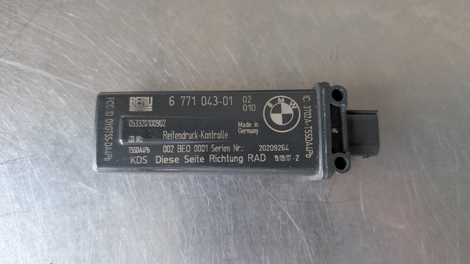 07-13 BMW E70 E71 E84 E90 E92 E93 TPMS Tire Pressure Monitor Sensor OEM 6771043