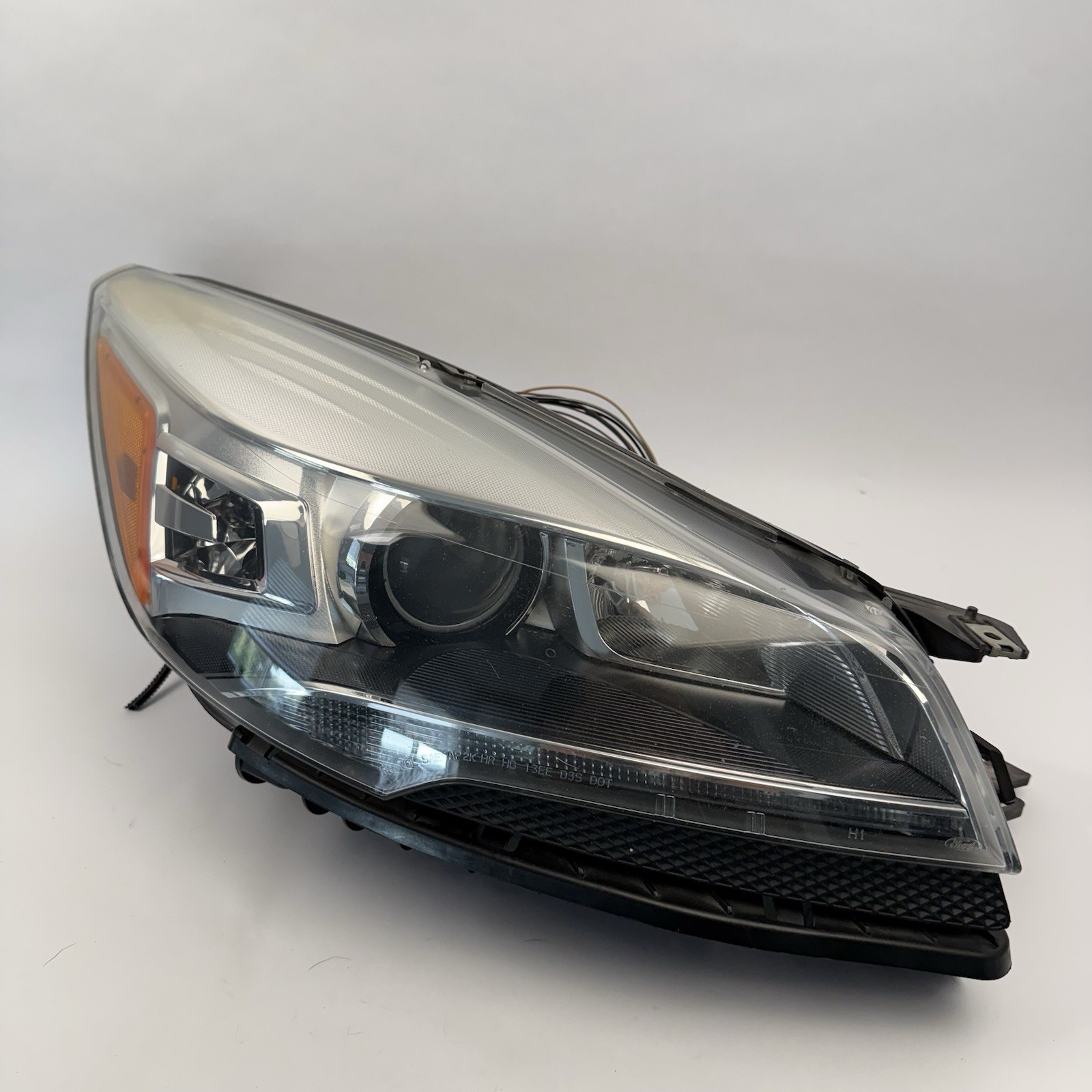 2013-2016 Ford Escape Front Right Passenger Xenon HID Headlight Assembly