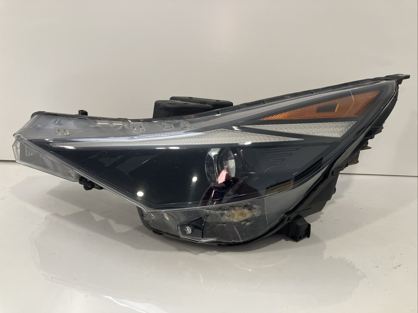 2021 - 2023 Hyundai Elantra Driver Left LH Halogen w/ LED DRL Headlight OEM 0026