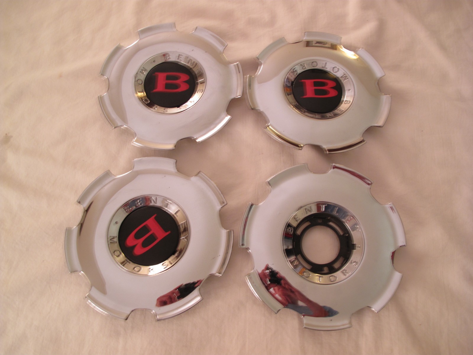 Bentley Continental Chrome Wheel Center Caps Bentley Continental Chrome Wheel Center Caps