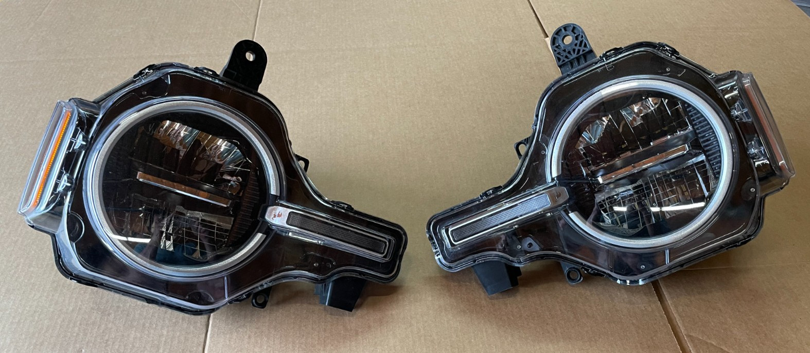 2021-2026 Ford Bronco LED Right/Left Headlight Assembly's OEM P2DB13W030AB 2021-2026 Ford Bronco LED Right/Left Headlight Assembly's OEM P2DB13W030AB