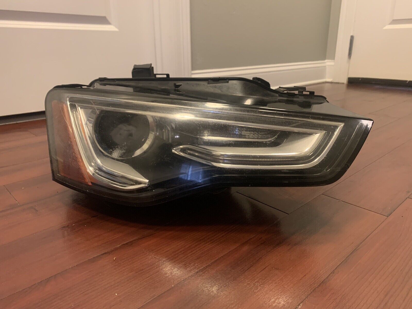 For 2013-2015 Audi RS5, S5, A5 Headlight Assembly Right Side OE-Xenon