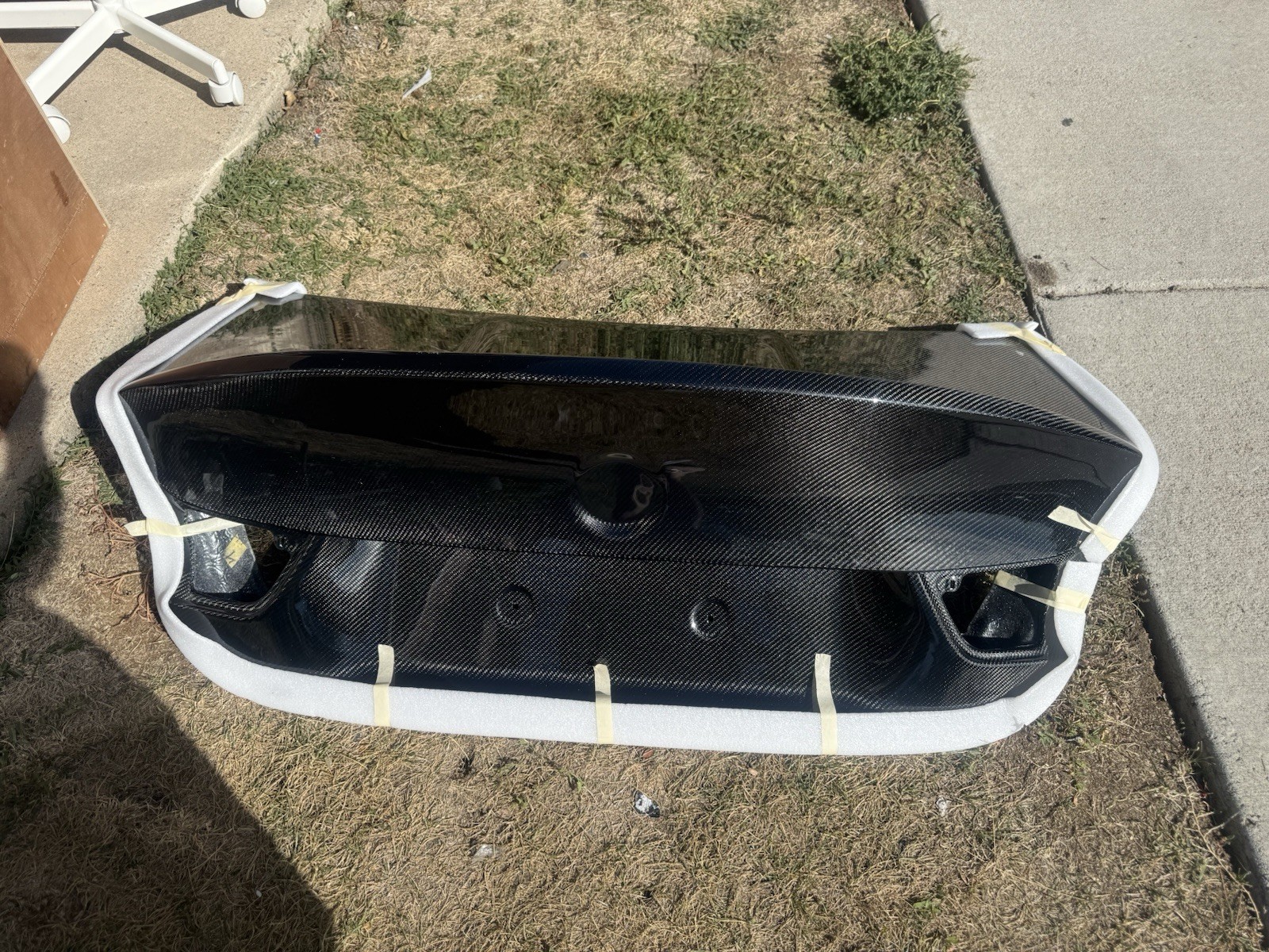 BMW F82 M4 CARBON FIBER CSL TRUNK FULLY CARBON SUPER LIGHWEIGHT BMW F82 M4 CARBON FIBER CSL TRUNK FULLY CARBON SUPER LIGHWEIGHT