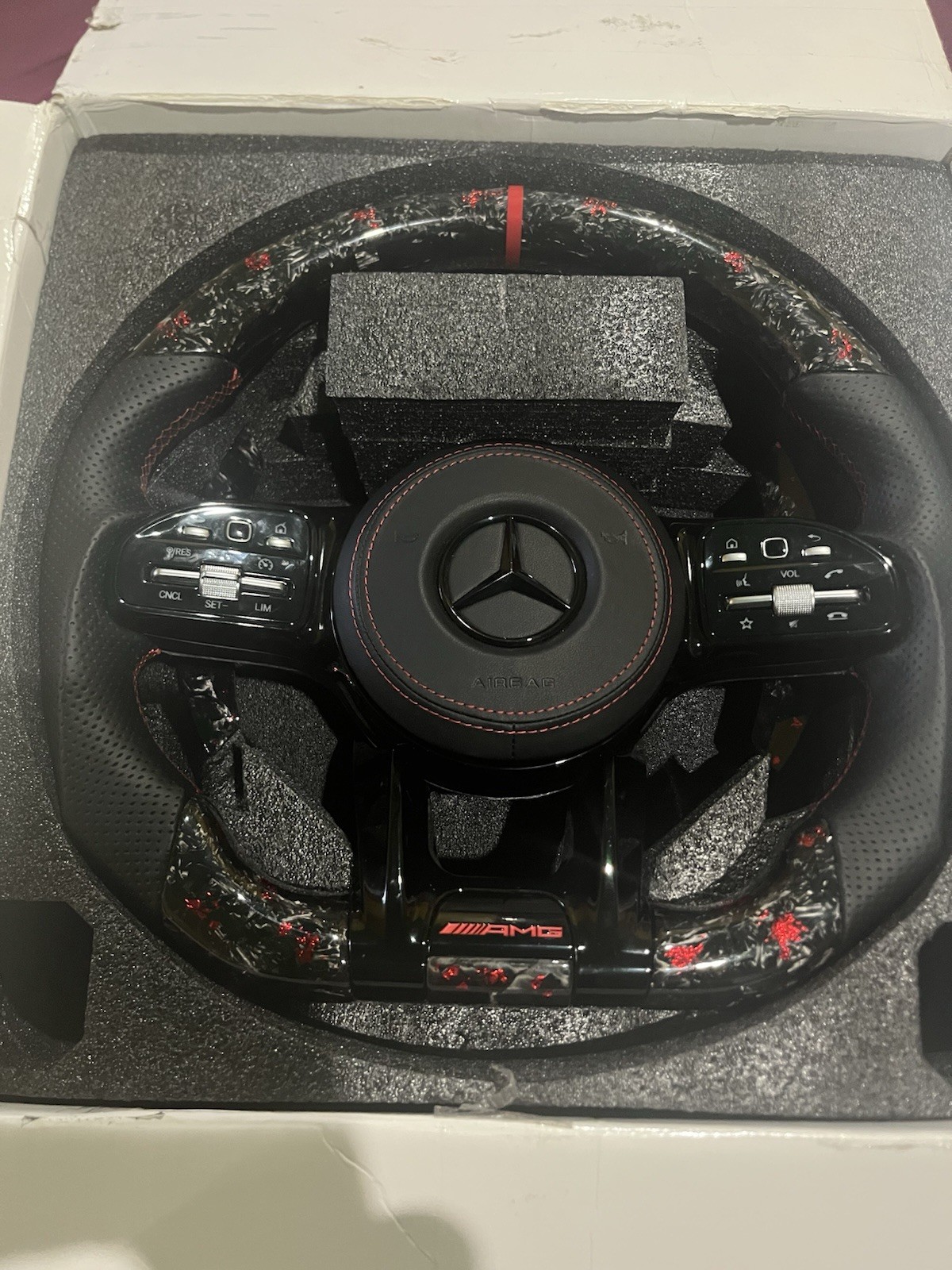 Mercedes-Benz Amg C43 Amg Steering Wheel Black Carbon Fiber With Red Design New Mercedes-Benz Amg C43 Amg Steering Wheel Black Carbon Fiber With Red Design New