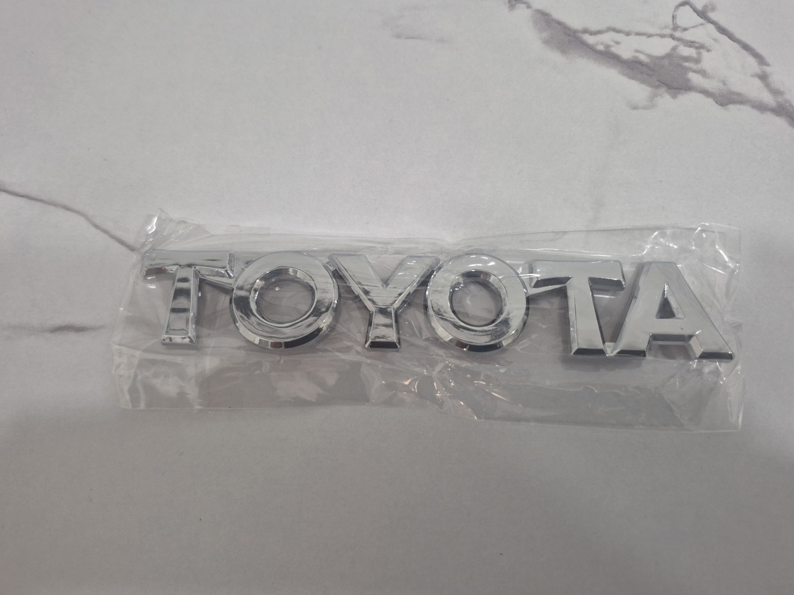 For 10-21 Toyota Chrome Letter Tailgate Nameplate Emblem Badge Logo For 10-21 Toyota Chrome Letter Tailgate Nameplate Emblem Badge Logo