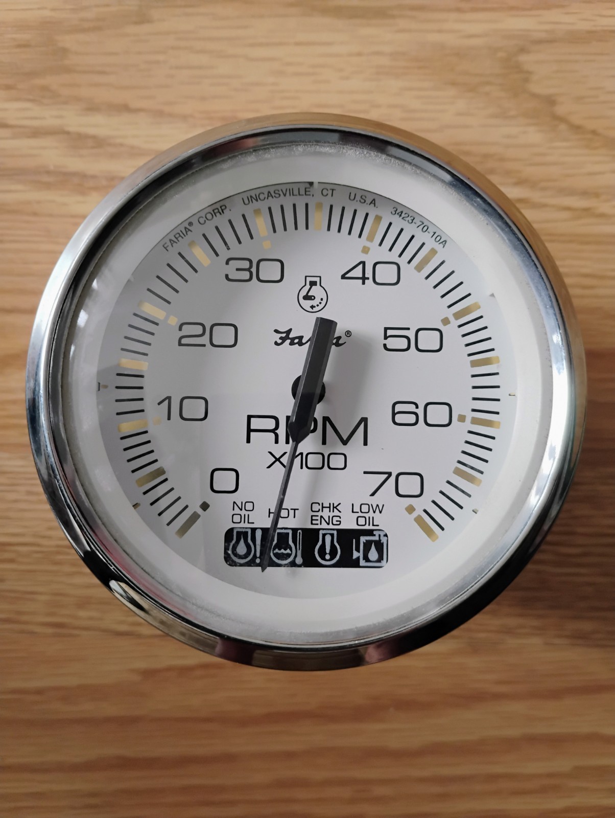 EVINRUDE OUTBOARD TACHOMETER SYSTEMS CHECK GAUGE FARIA TC9937A EVINRUDE OUTBOARD TACHOMETER SYSTEMS CHECK GAUGE FARIA TC9937A