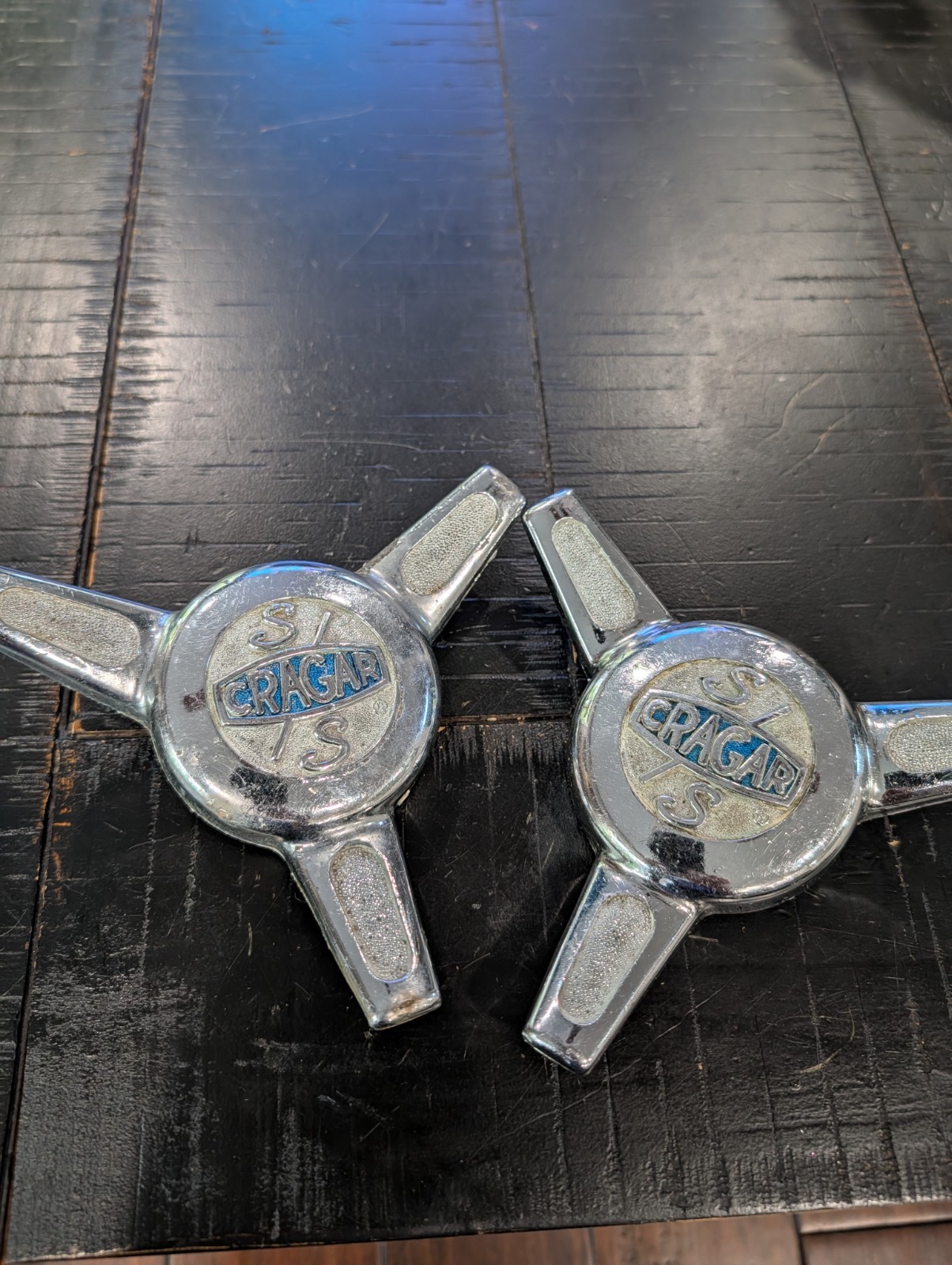 Cragar SS Spinner Center Set Of 2 Original 3 Point Cap Vintage 3 1/16 Inside Cragar SS Spinner Center Set Of 2 Original 3 Point Cap Vintage 3 1/16 Inside