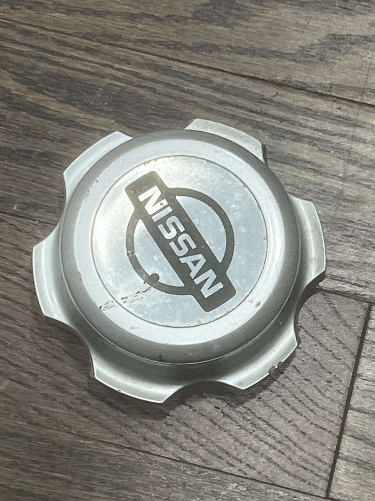 1996-1997 Nissan Pick Up Wheel Center Cap 40315-8B210