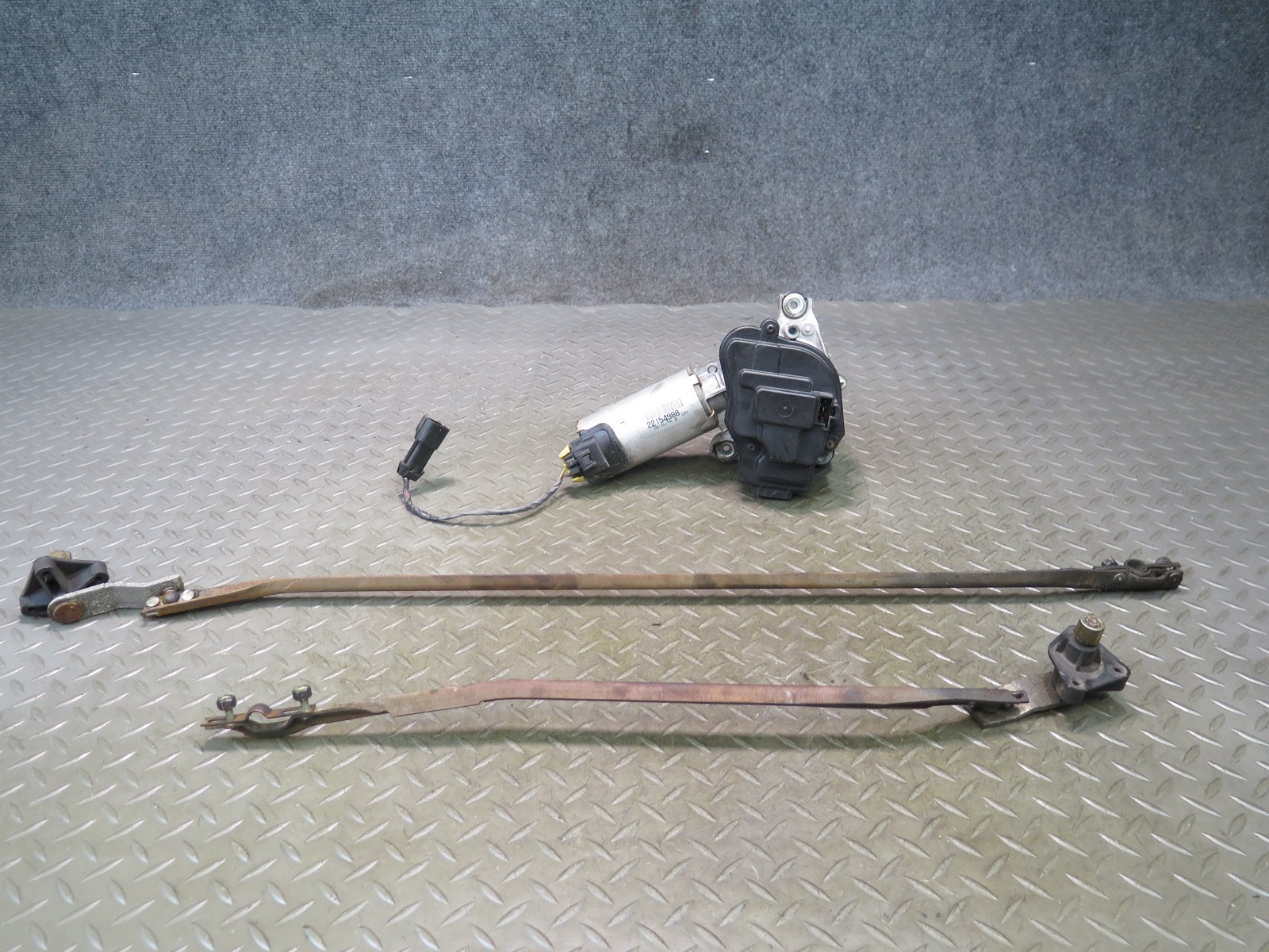 84-96 CHEVROLET CORVETTE C4 WINDSHIELD WIPER TRANSMISSION LINKAGE W MOTOR OEM