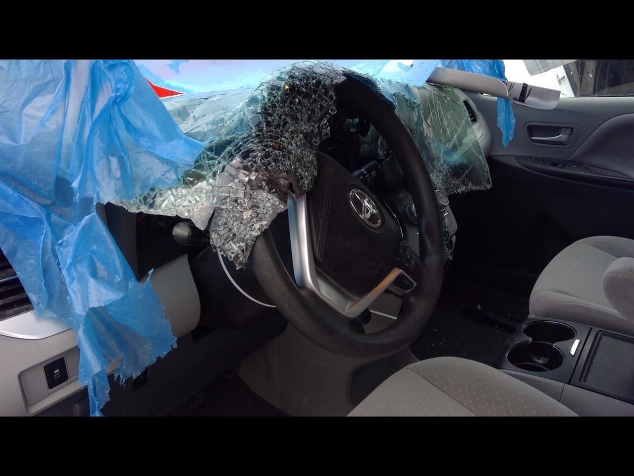 15-17 TOYOTA SIENNA Steering Column Dash Shift US Market L Model 4525008061