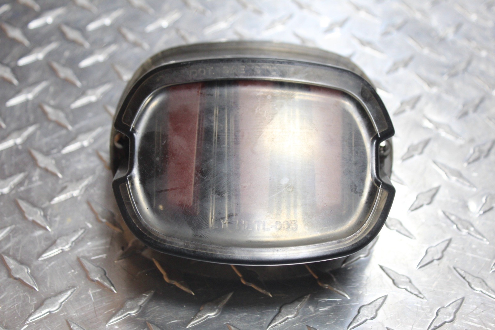 2015 HARLEY-DAVIDSON HERITAGE SOFTAIL TAILLIGHT REAR TAIL BRAKE LIGHT BACK PLATE