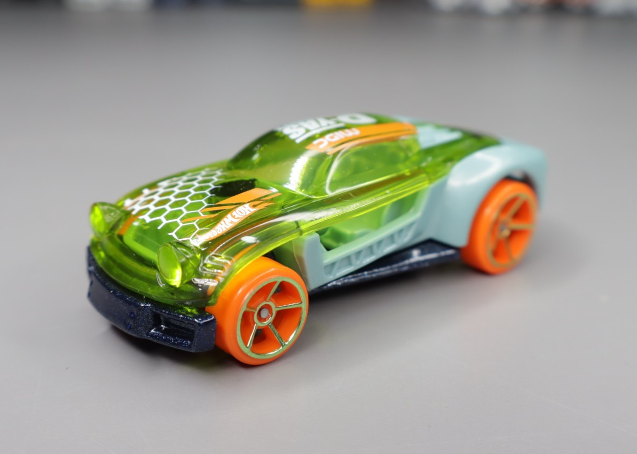 ✅ 2026 Hot Wheels Lightnin' Bug HCT45 GREEN 1:64 DIECAST Toy Race Car