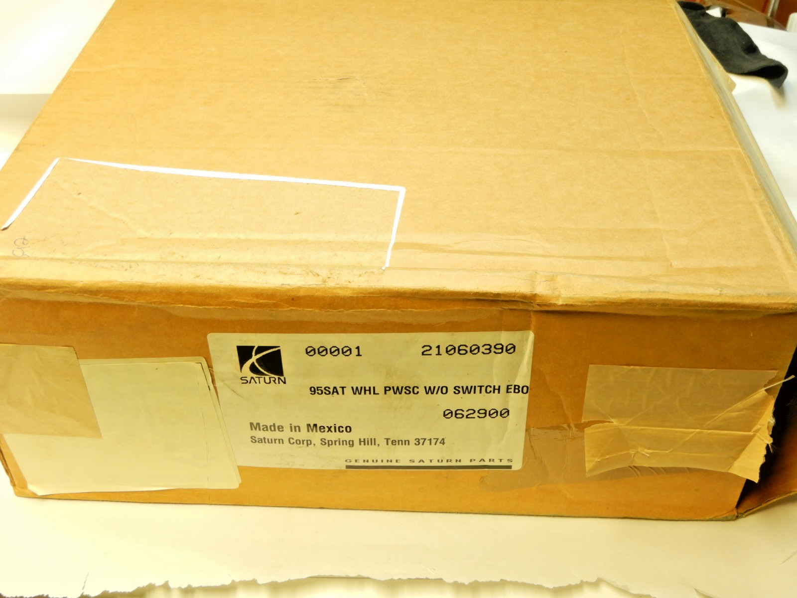 1995-1999 Saturn SL SC SW 1 2 SW1 SW2 SC1 SC2 NOS Ebony Steering Wheel LEATHER 1995-1999 Saturn SL SC SW 1 2 SW1 SW2 SC1 SC2 NOS Ebony Steering Wheel LEATHER