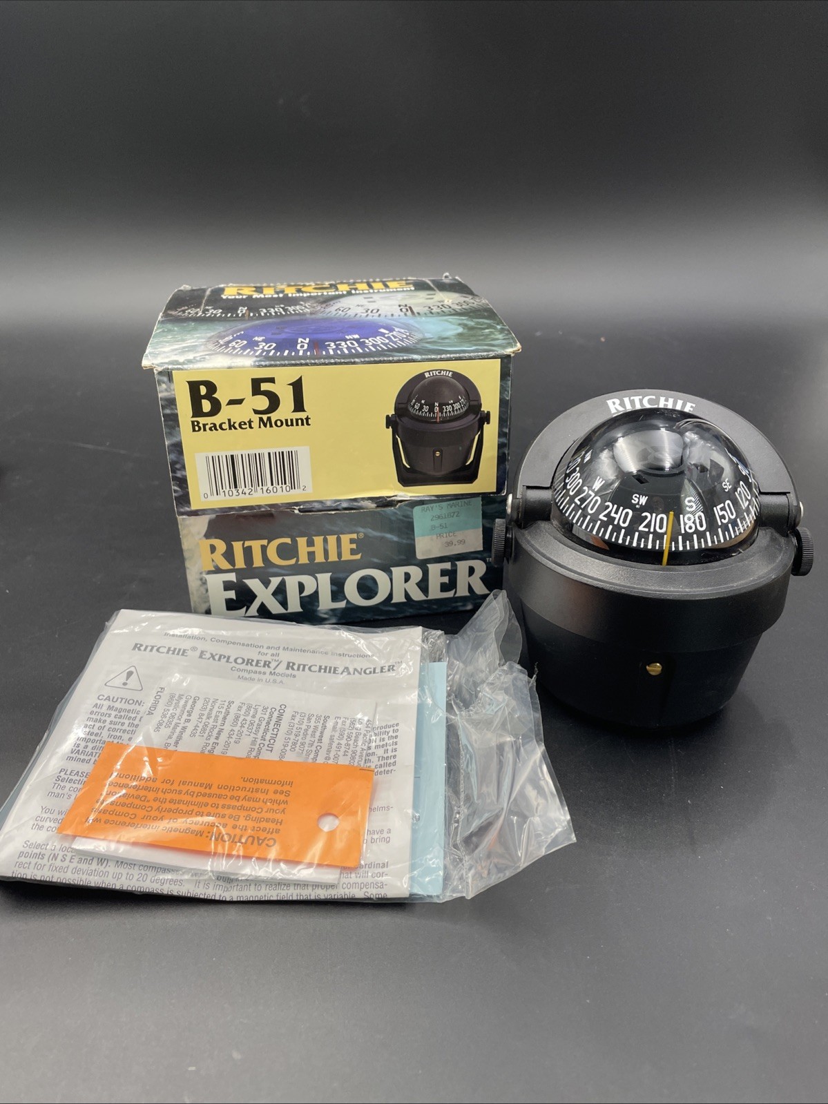 Ritchie Explorer Marine Compass Model B-51 In Box MISSING MOUNTING BRACKET