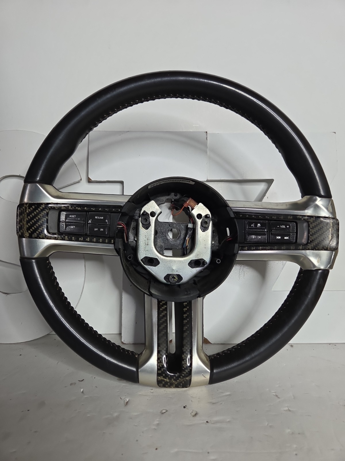 10 FORD MUSTANG SHELBY GT STEERING WHEEL WITH CONTROLS BLACK LEATHER