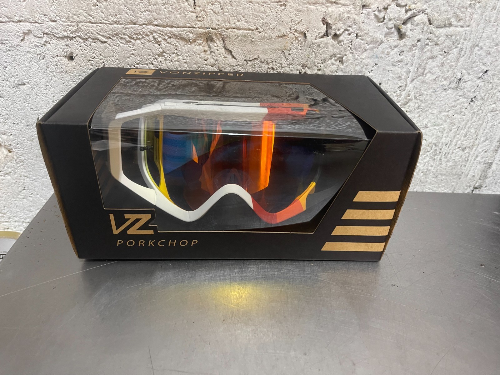 VZ VonZipper Porkchop Hayz 7913-1000 Snow Goggles Ergonomic White Black NWB VZ VonZipper Porkchop Hayz 7913-1000 Snow Goggles Ergonomic White Black NWB