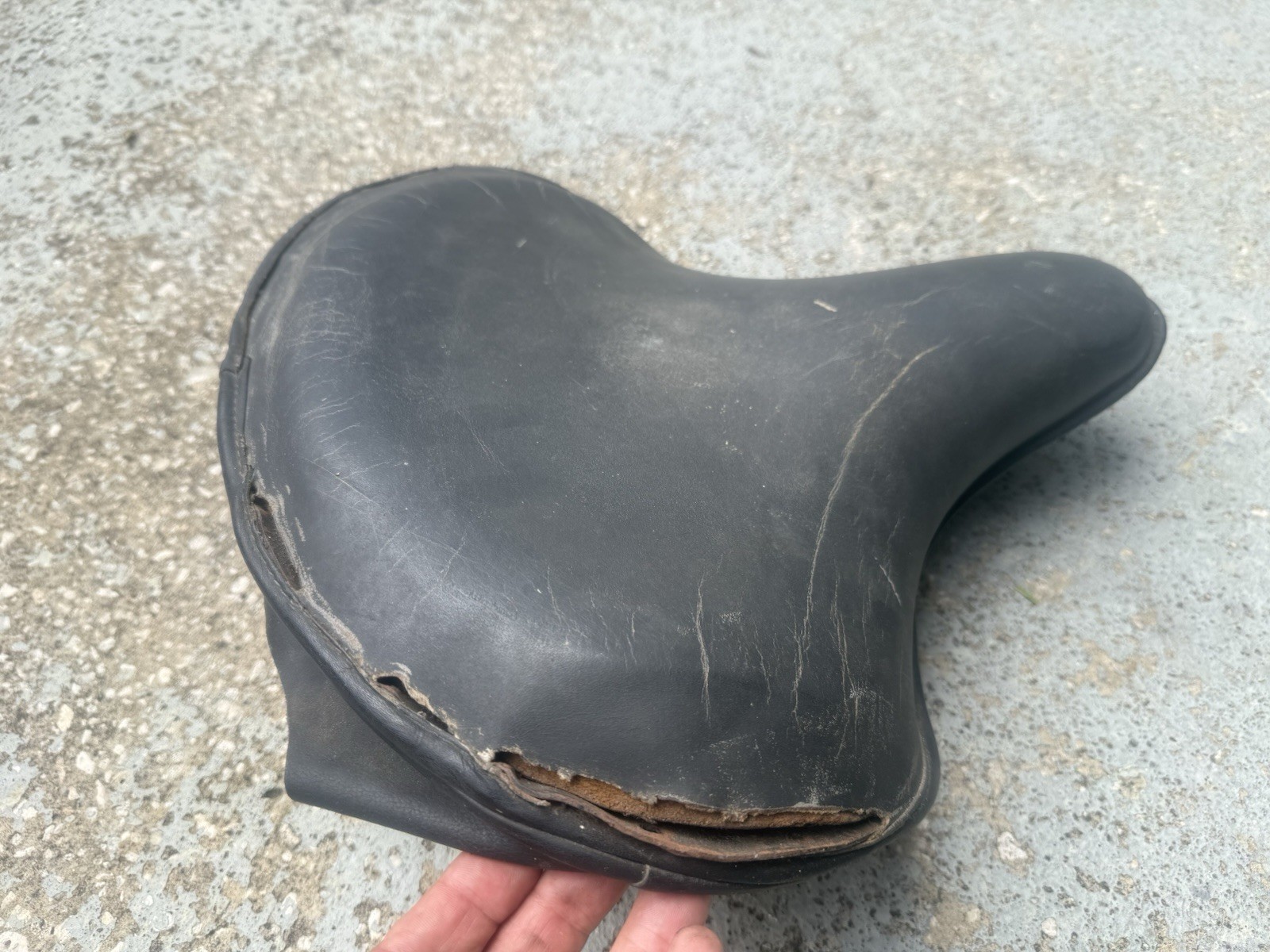 Harley Panhead Solo Seat Knuckle Head OEM Shovelhead Harley Panhead Solo Seat Knuckle Head OEM Shovelhead