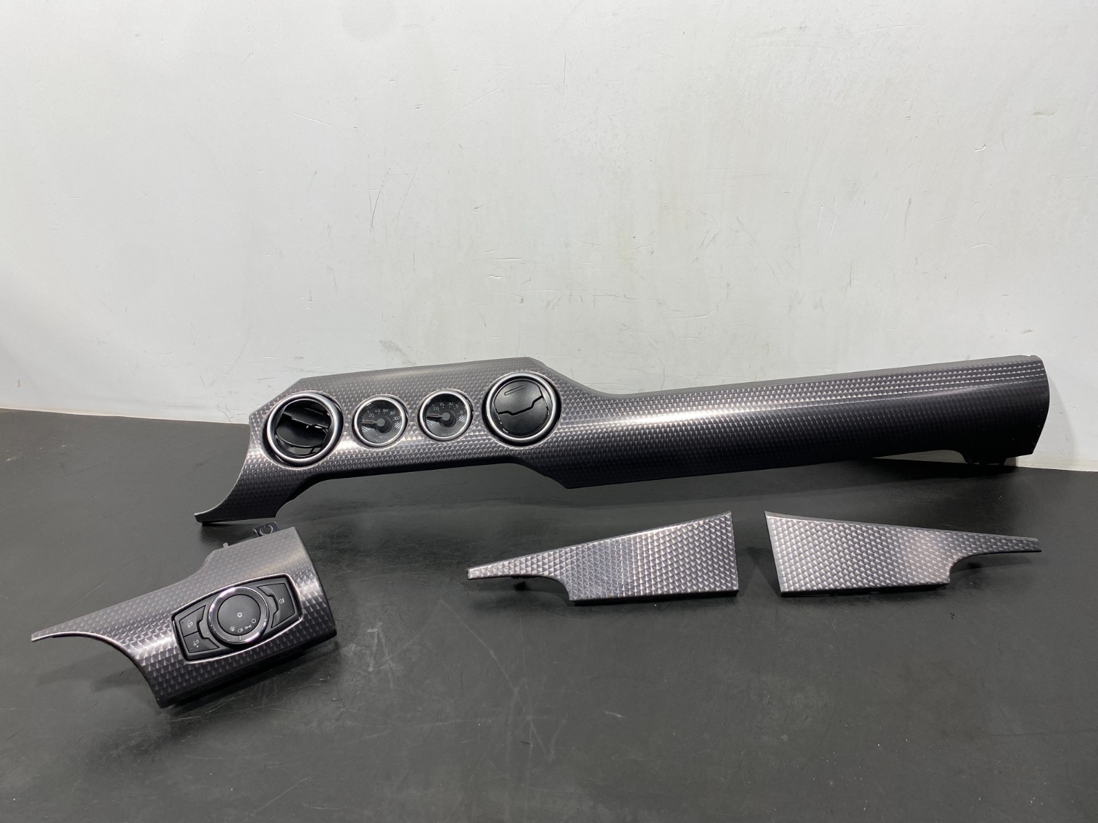 2019 FORD MUSTANG GT OEM PERFORMANCE PACK DASH GAUGE SET 4 PIECES DASH TRIM USED