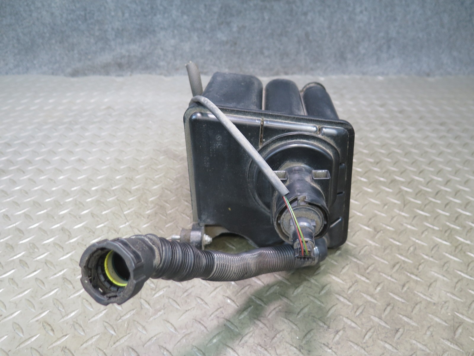 13-20 MERCEDES R231 SL550 FUEL EVAP VAPOR CHARCOAL CANISTER OEM