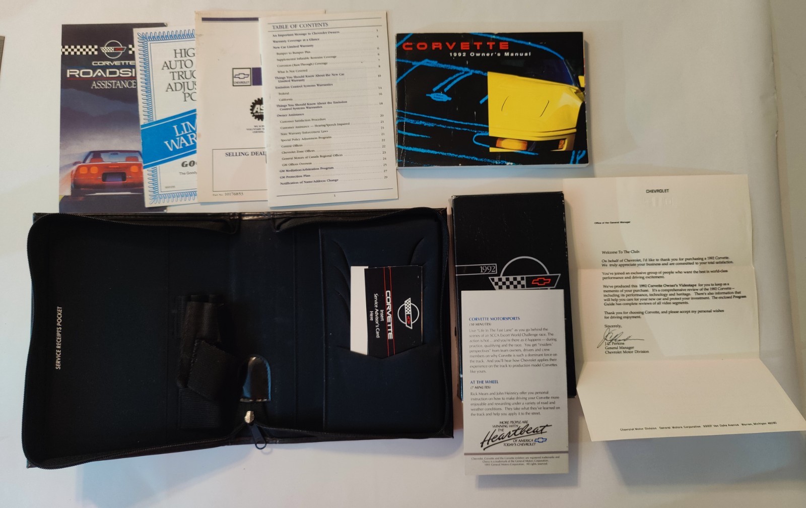 OEM 1992 Chevrolet Corvette Base Coupe Owners Manual Portfolio Kit w/ Unplayed V