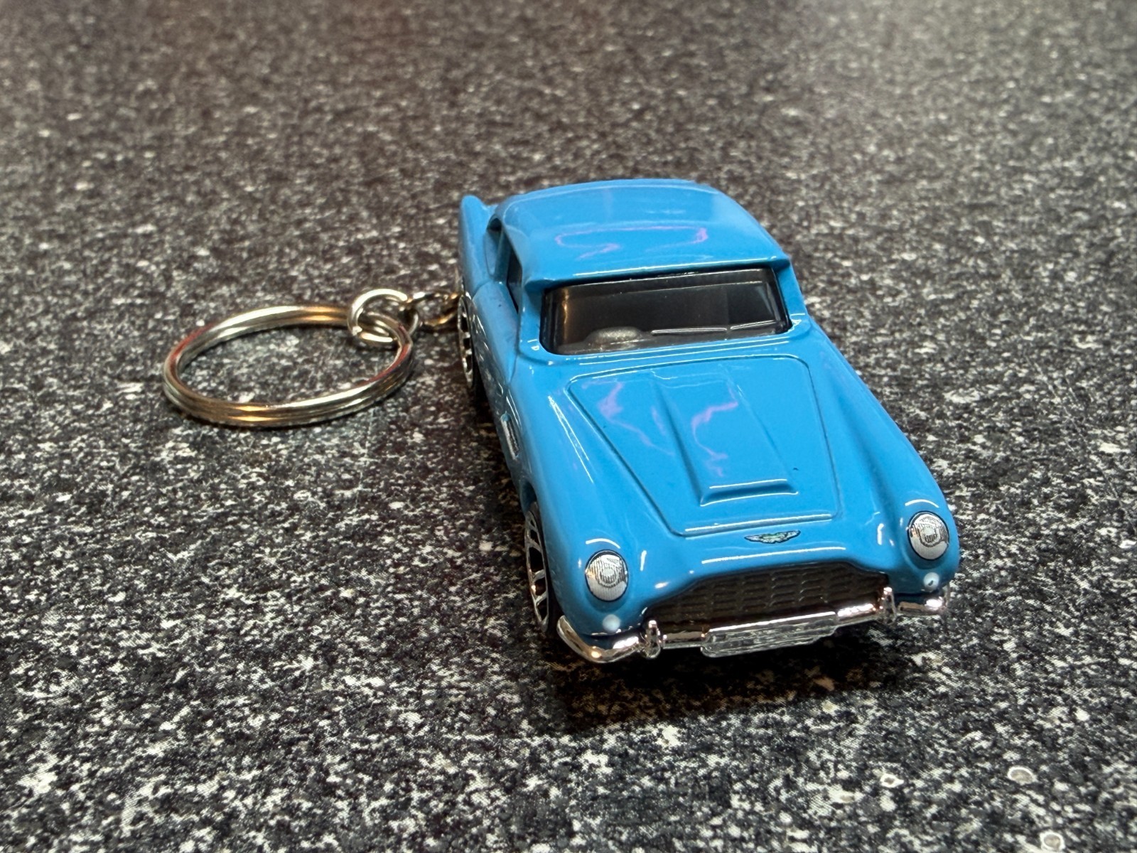 1963 Aston Martin DB5 Silver Keychain Blue Hot Wheels Matchbox 007 1963 Aston Martin DB5 Silver Keychain Blue Hot Wheels Matchbox 007