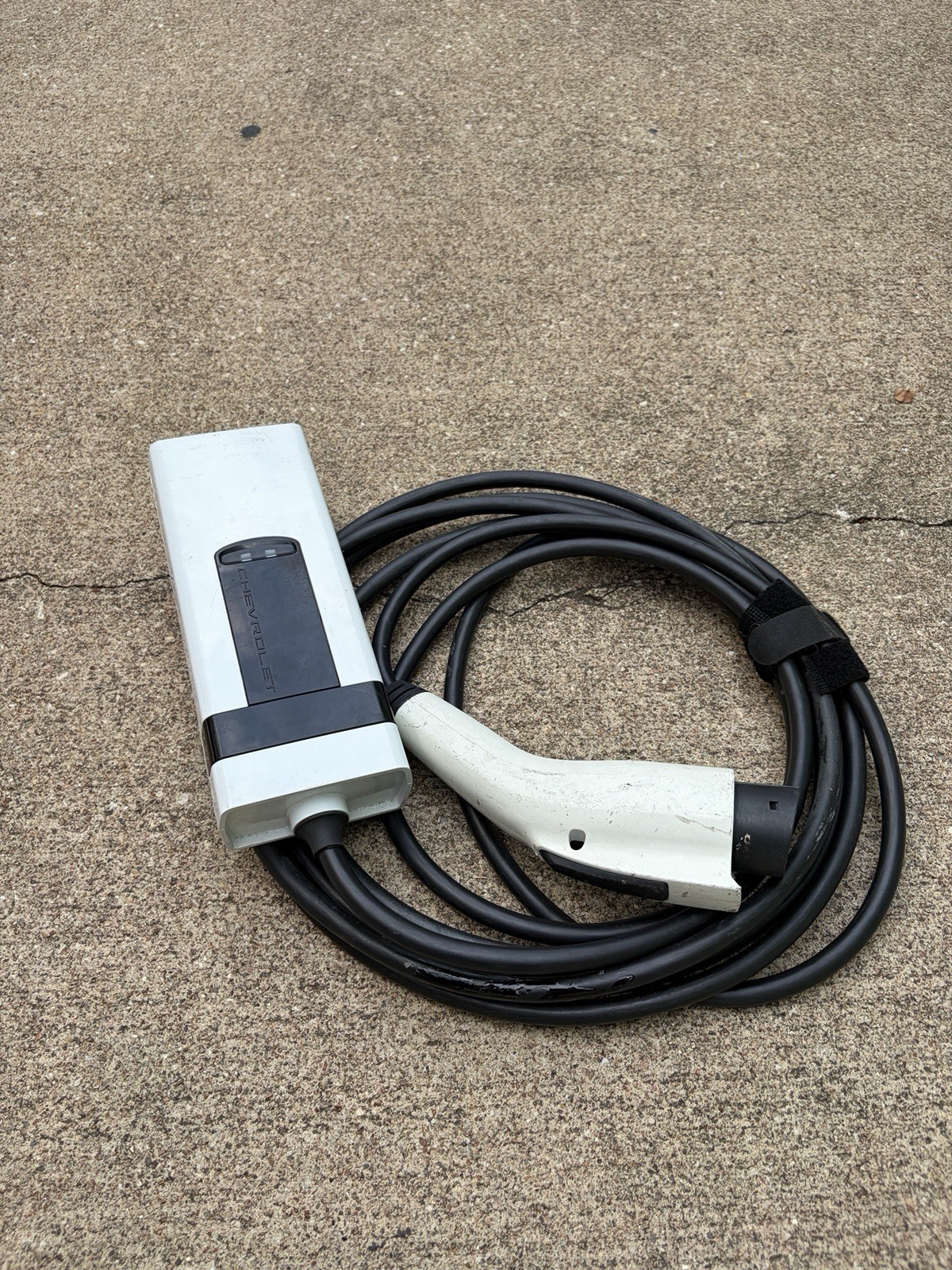 Level 1 & 2 EV Charger OEM Chevy Bolt / EUV 120V 240V GM #85163382 No Adapter