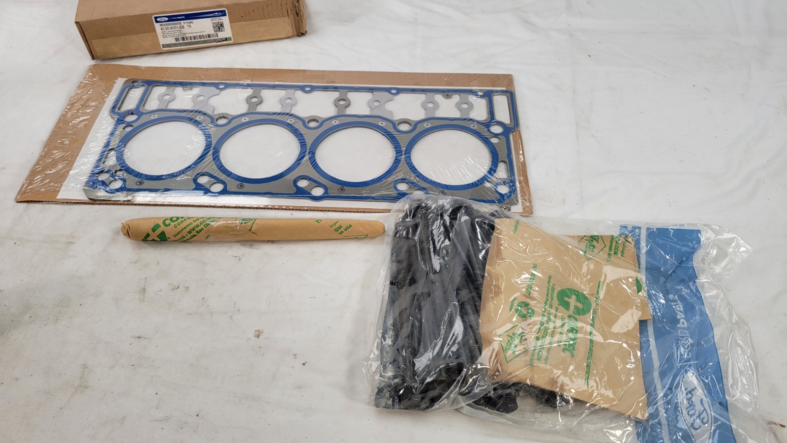 04-10 E-250 E-350 6.0L Genuine Ford Engine Cylinder Head Gasket 4C3Z-6051-EB
