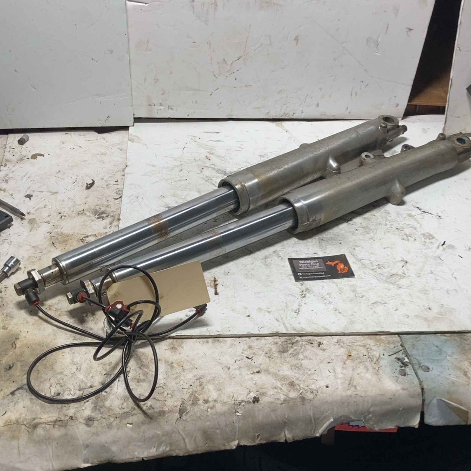 97-99 Harley Touring OEM Front Air Fork Suspension Leg Set Pair STRAIGHT 