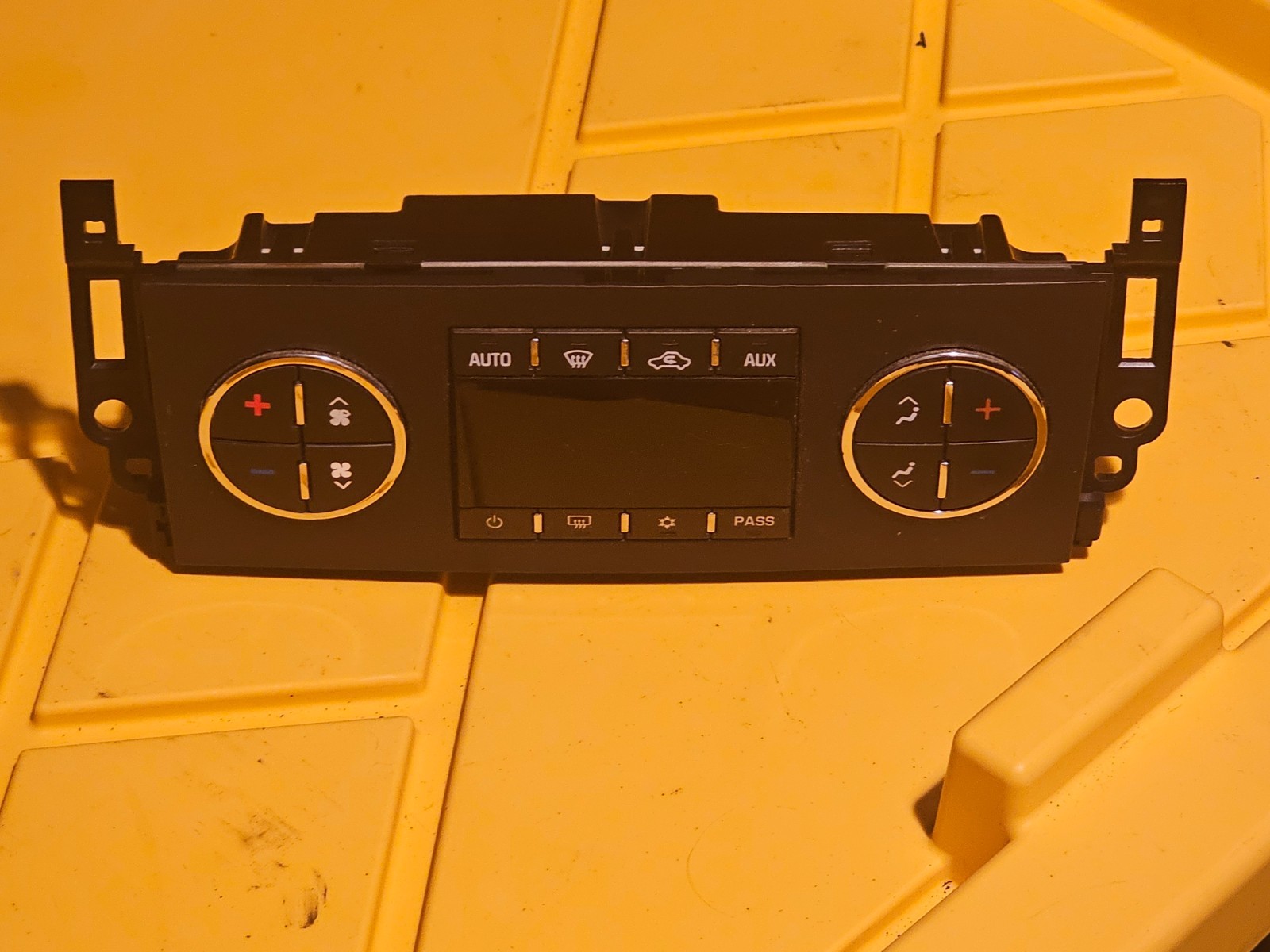 07 08 09 10 11 Chevy Silverado Temperature Climate Control AC 2007-2011 15932418
