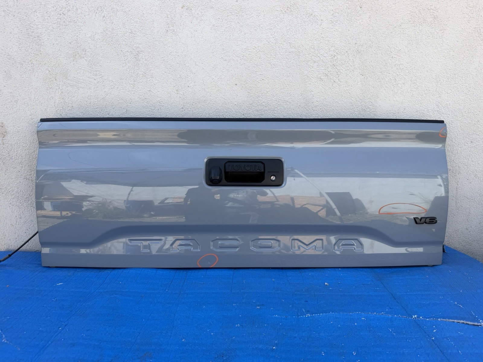 2016 - 2023 TOYOTA TACOMA COMPLETE TAILGATE CEMENT WITH REAR CAMERA OEM