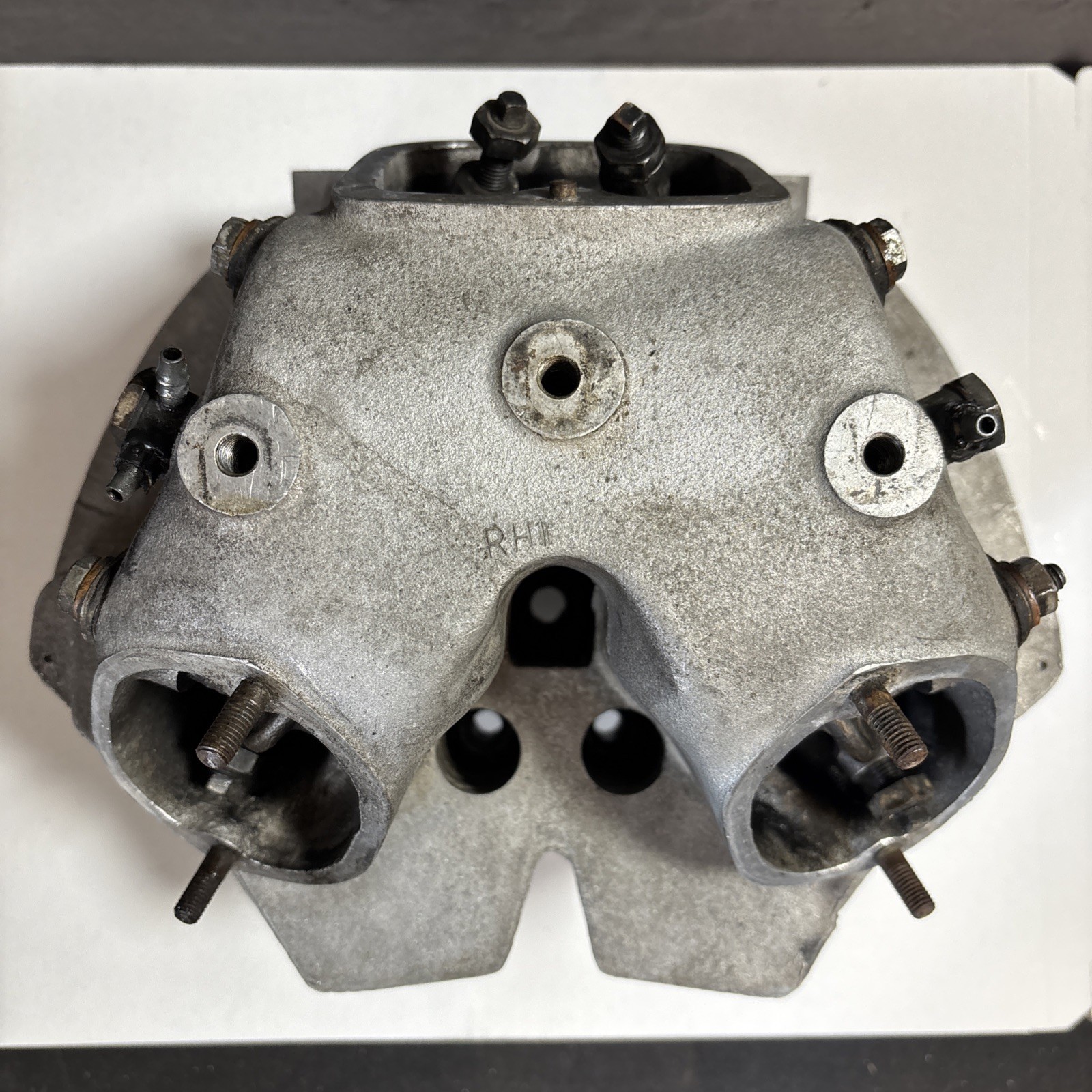 06-5507 RH1 Cylinder Head Norton Commando 750 9.0 - 1    30mm Used 1968 - 1972