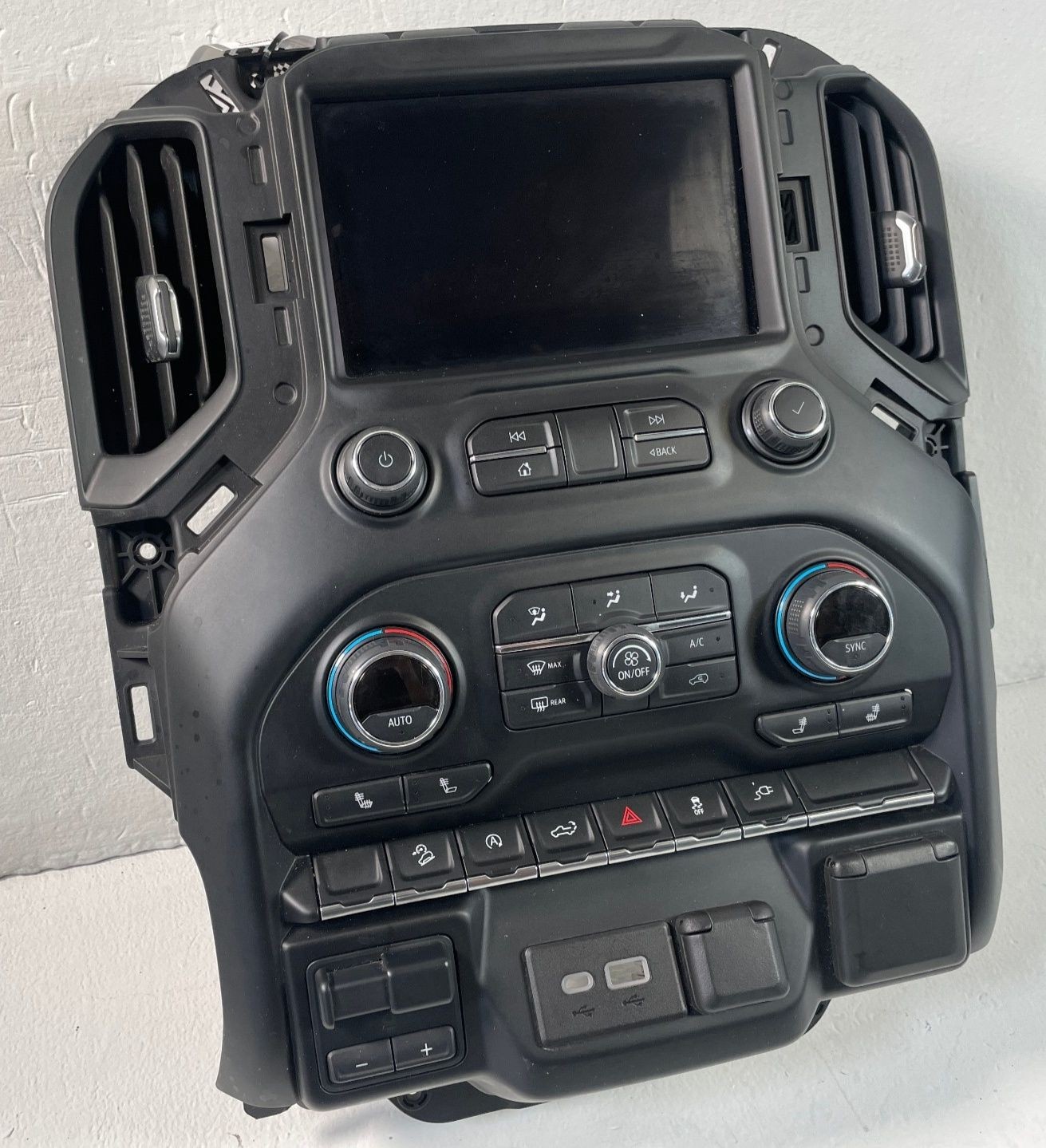 19-22 CHEVROLET SILVERADO 1500 INSTRUMENT PANEL SWITCH BEZEL W/ DISPLAY # 109410