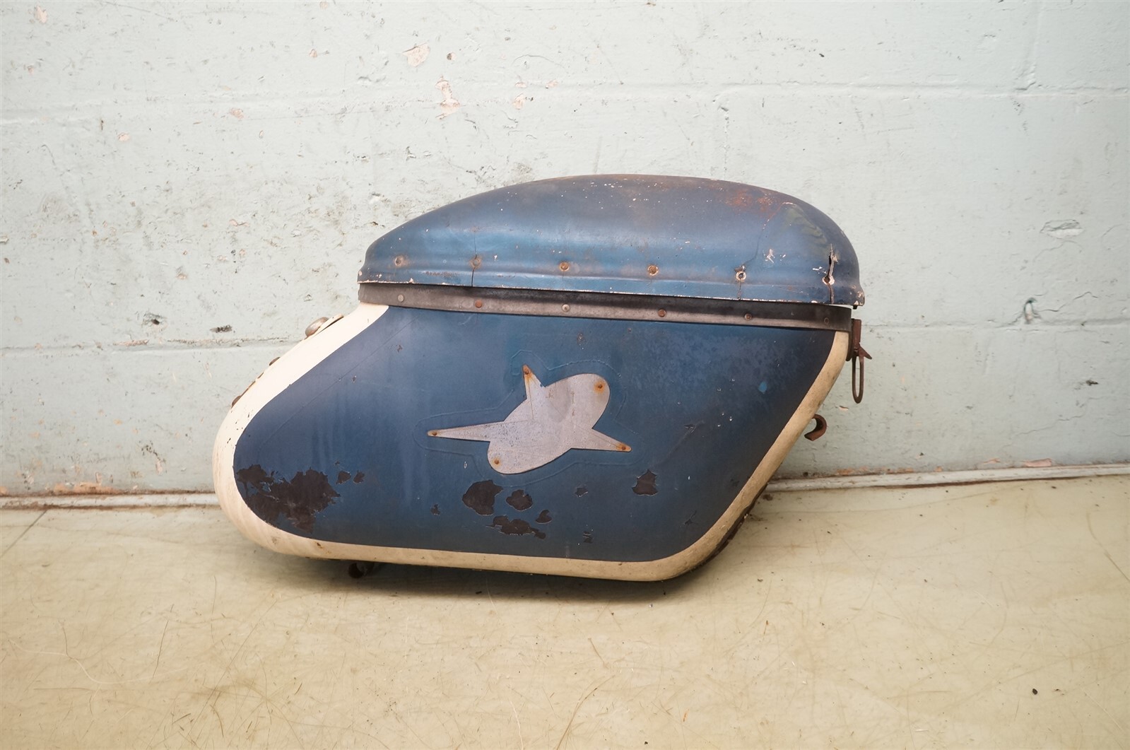 1958 Harley Panhead Knucklehead FL FLH Duo Glide OEM *2405 Right Saddle Bag 