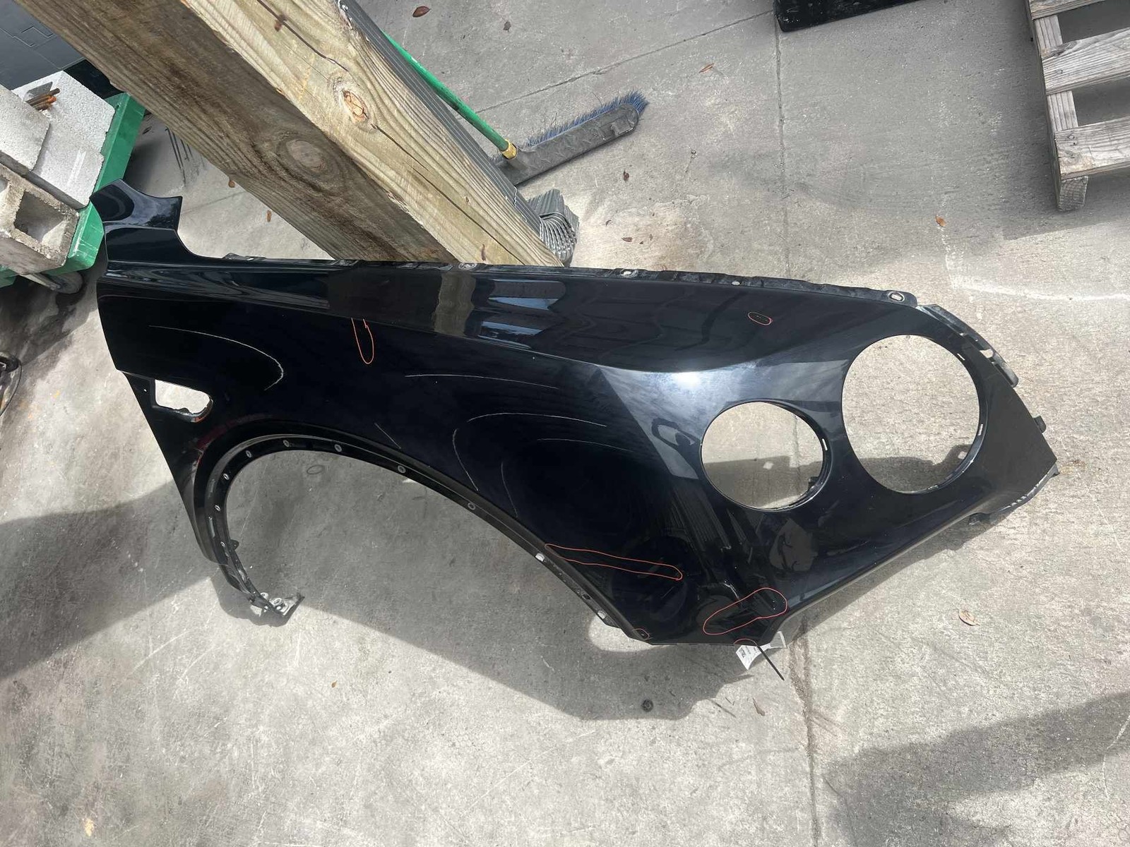 2015-2020 BENTLEY BENTAYGA FRONT RIGHT FENDER COVER PANEL W/O FLARE *DENT/SCUFF*
