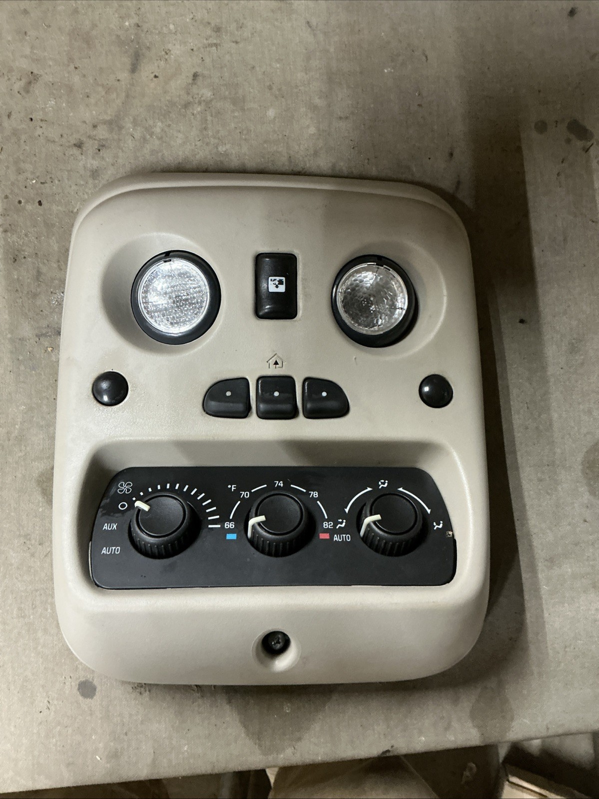 03-06 GM Tahoe Yukon Escalade Overhead Dome Light Climate Control Sunroof OEM 03-06 GM Tahoe Yukon Escalade Overhead Dome Light Climate Control Sunroof OEM