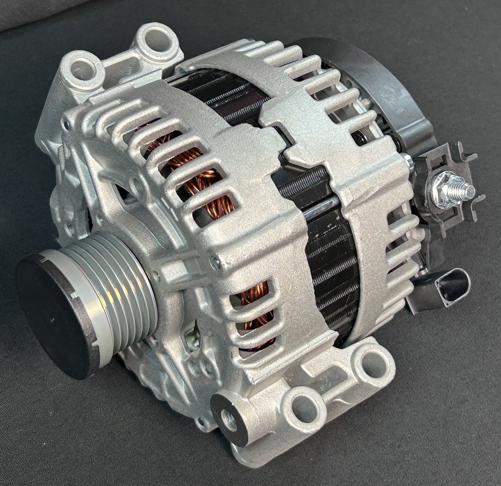 11301 12V 180A 6-groove Alternator for BMW L6 2006-2013