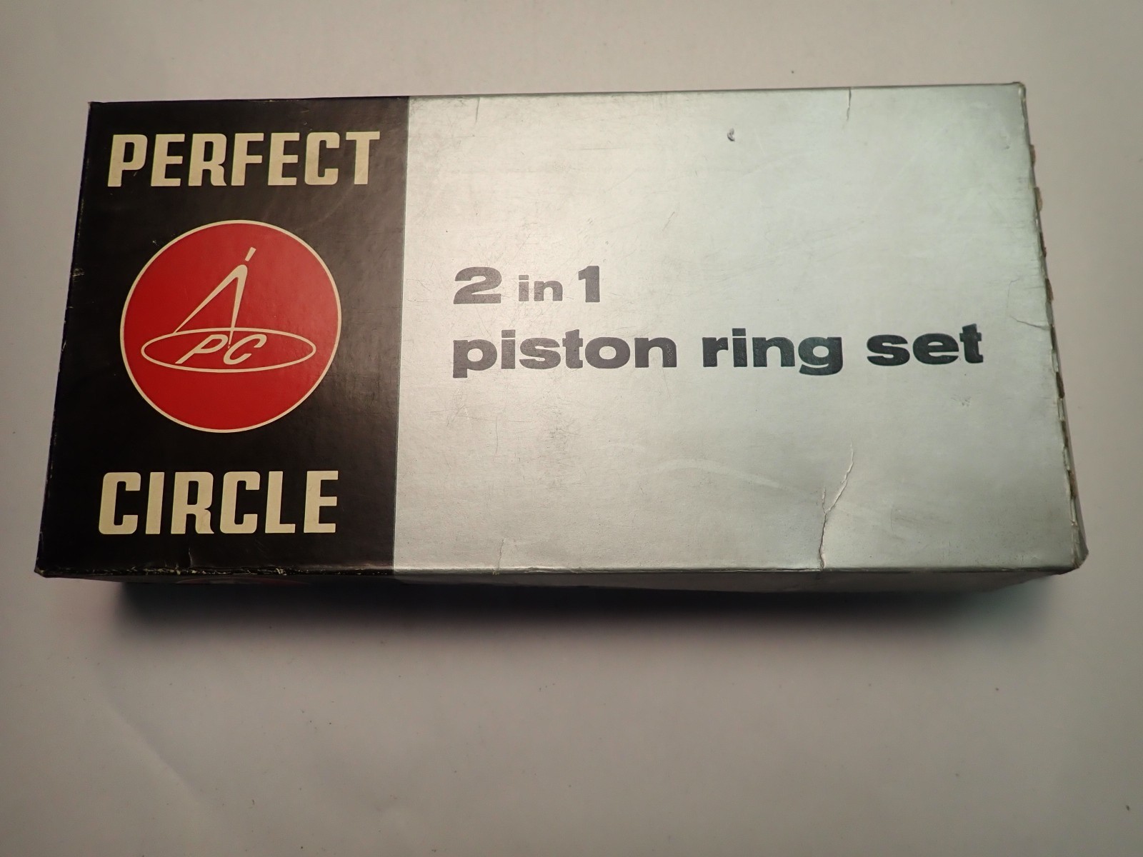 NOS 1961 - 1971 International Scout 4 CYL Perfect Circle Piston Rings STD - .10 NOS 1961 - 1971 International Scout 4 CYL Perfect Circle Piston Rings STD - .10