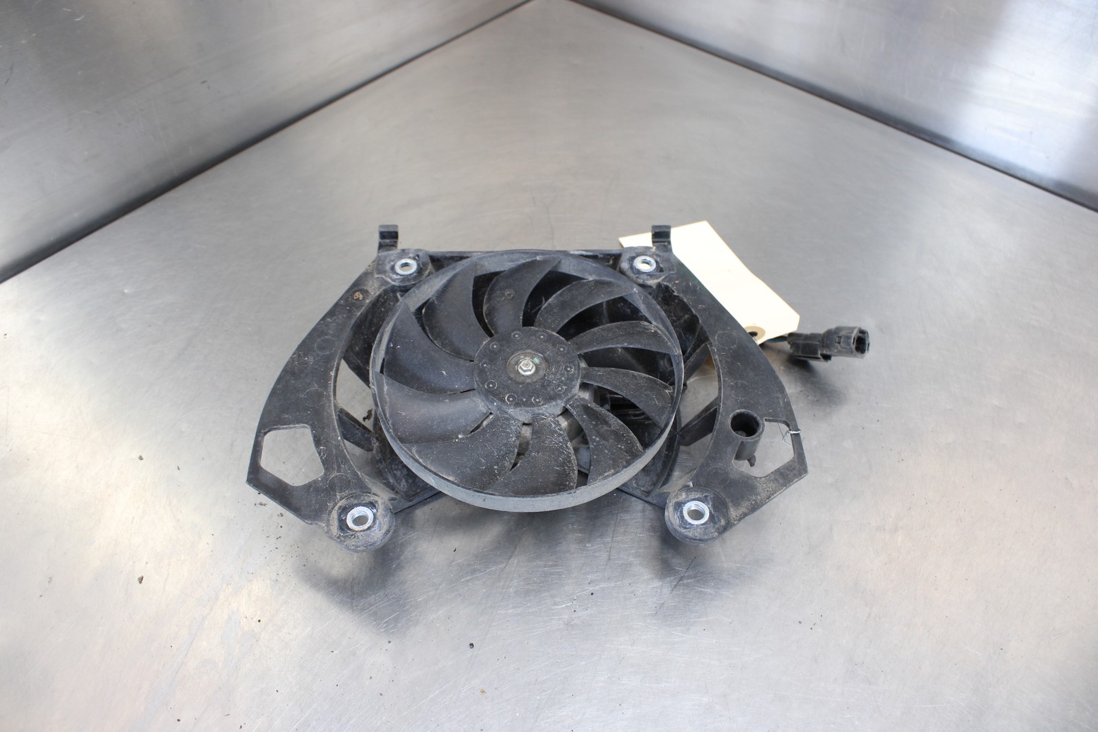 16-18 HONDA CBR500R CBR500 ENGINE RADIATOR COOLING FAN 19015-MGZ-J01