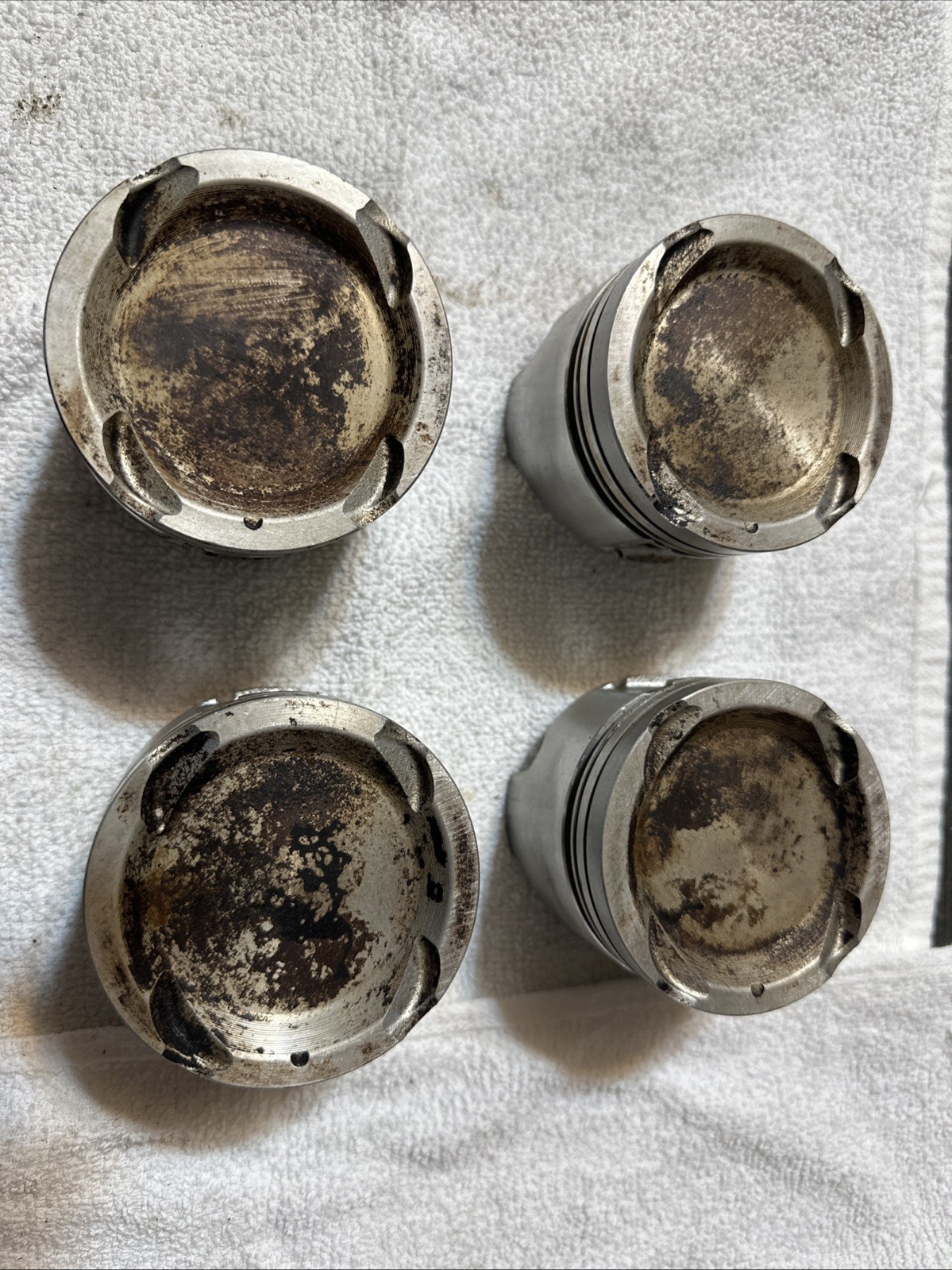 1991 to 1994 Mercury Capri XR2 Pistons - Good Condition 1991 to 1994 Mercury Capri XR2 Pistons - Good Condition